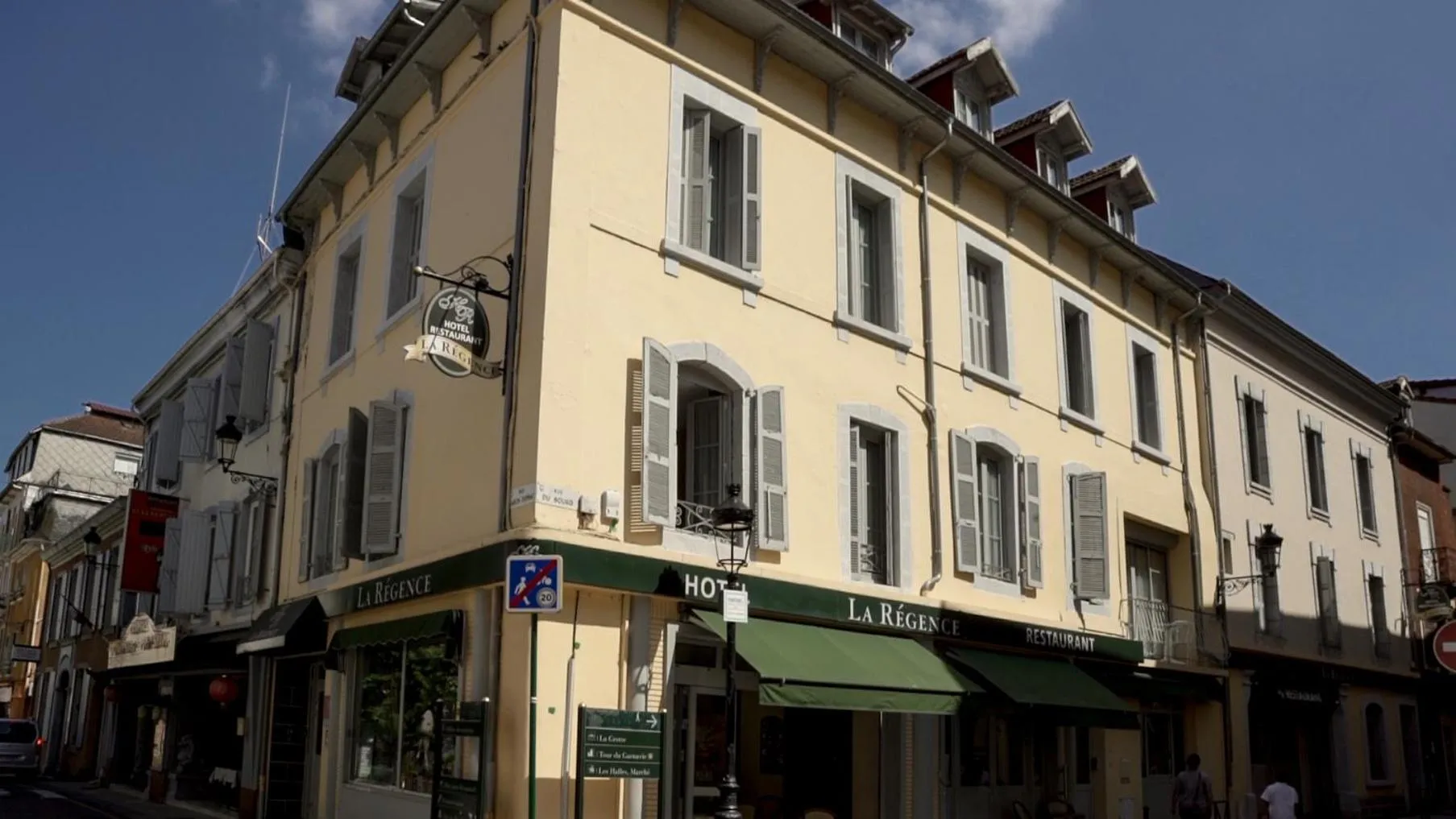 Property Building in Hotel Restaurant La Regence