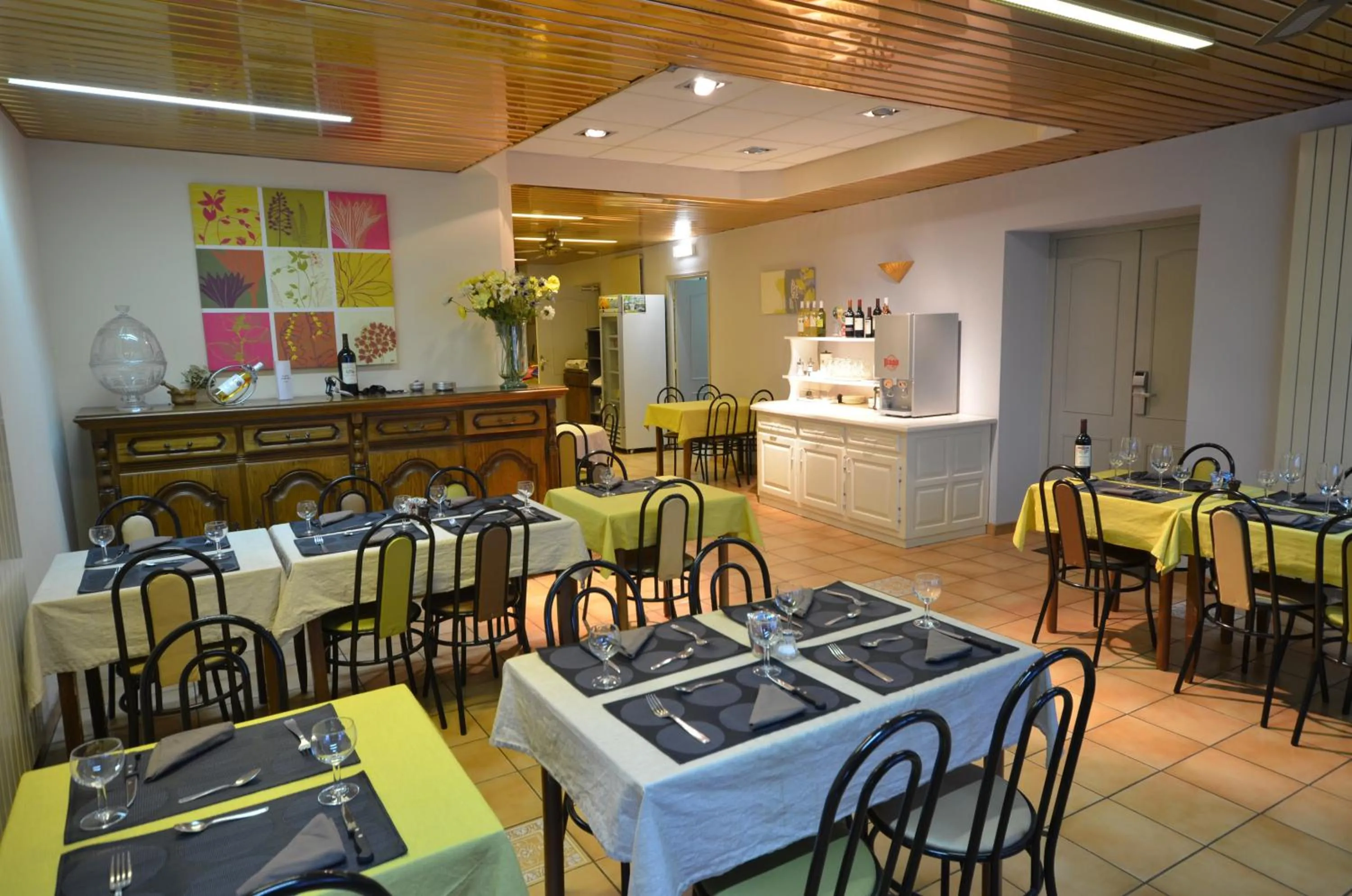 Restaurant/Places to Eat in Hotel Restaurant La Regence