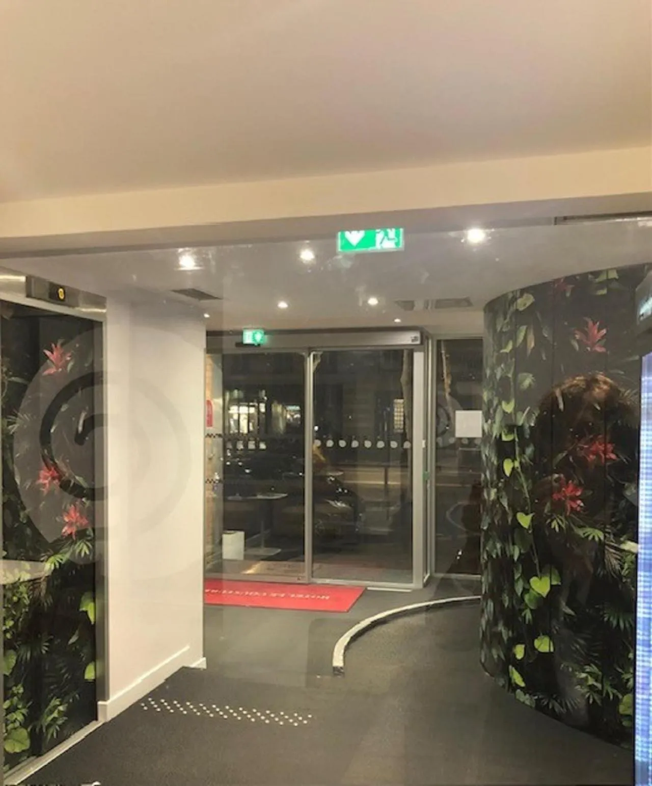 Lobby or reception in Hôtel Le Cousture