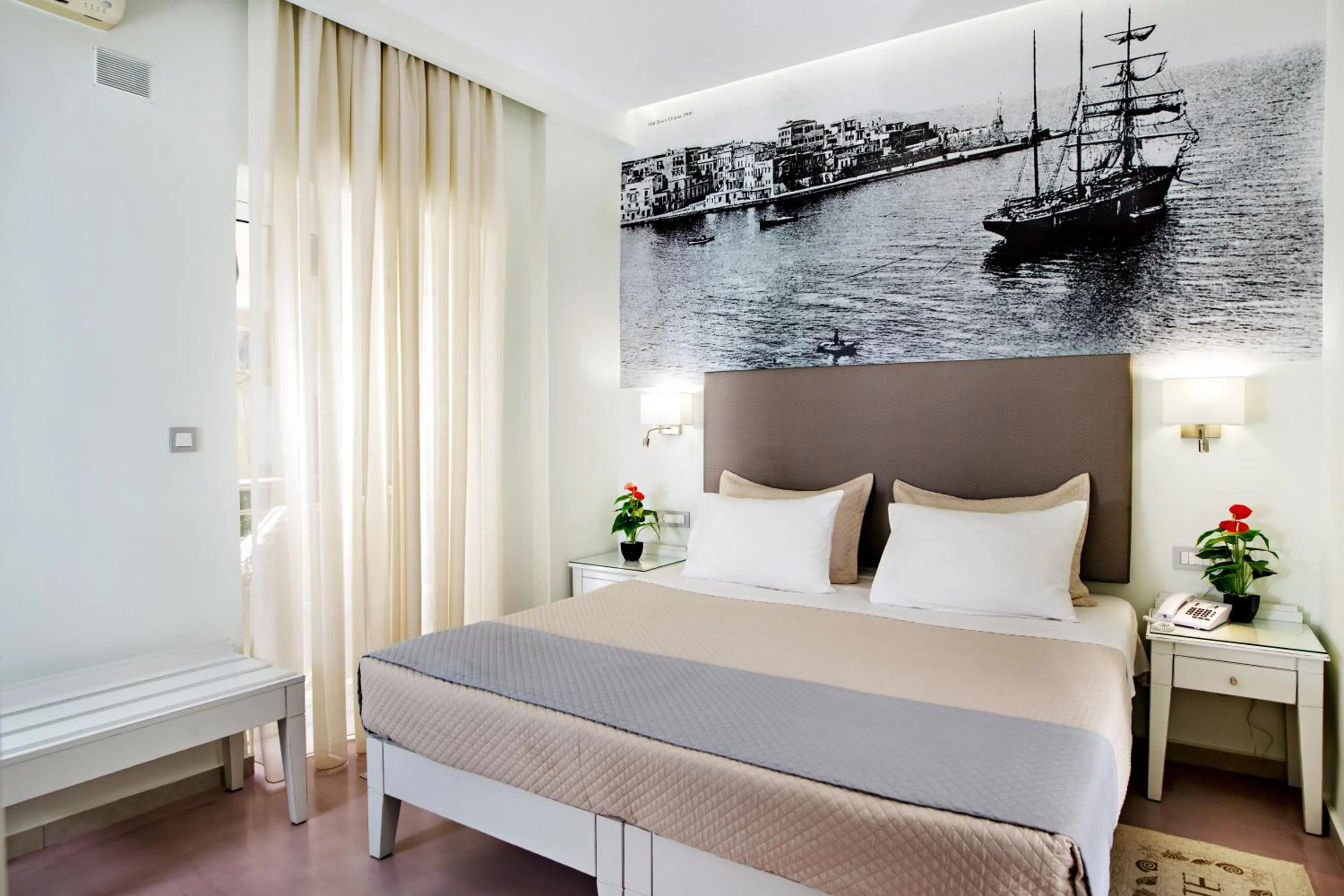 Shower in Hotel Ideon