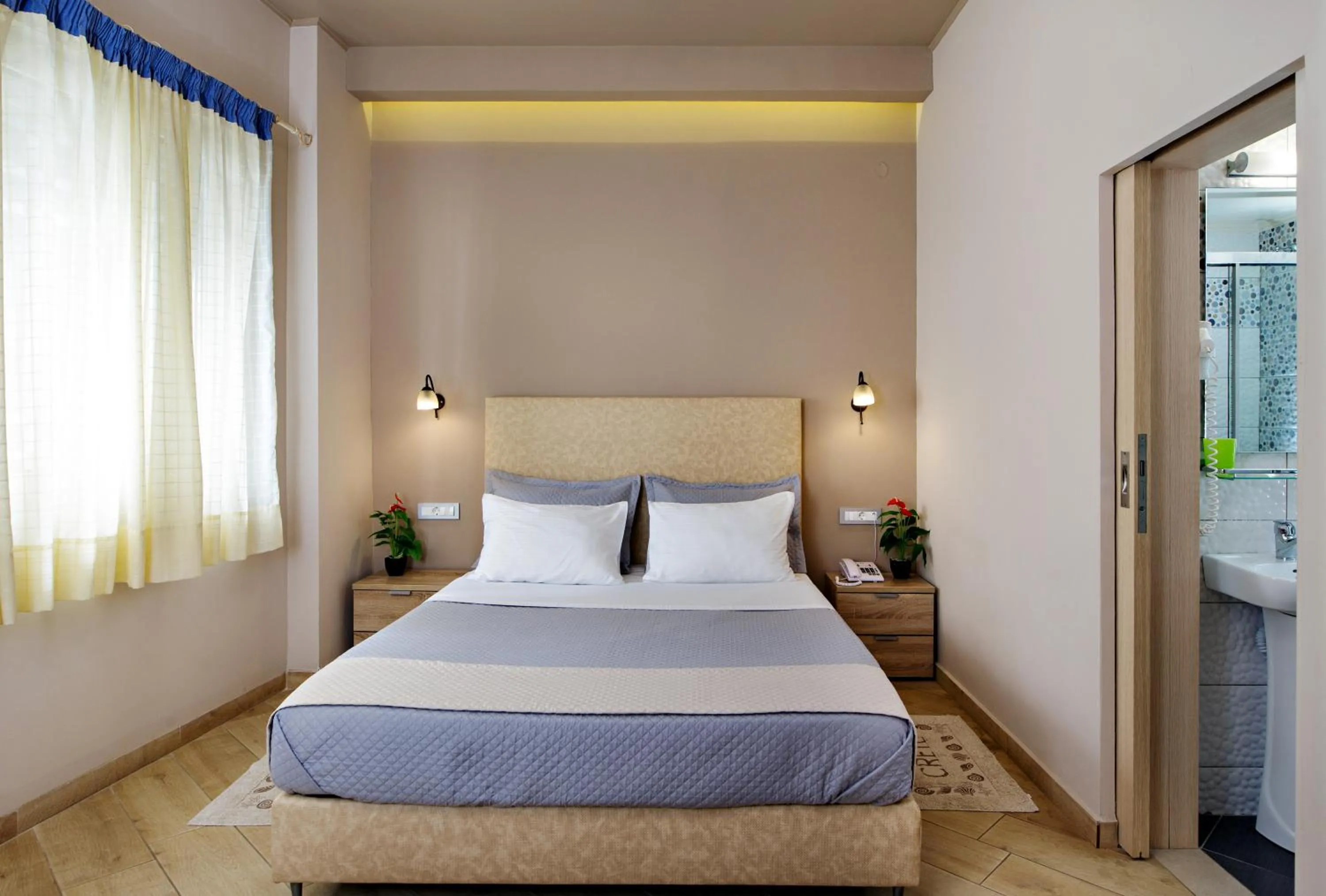 Photo of the whole room in Hotel Ideon