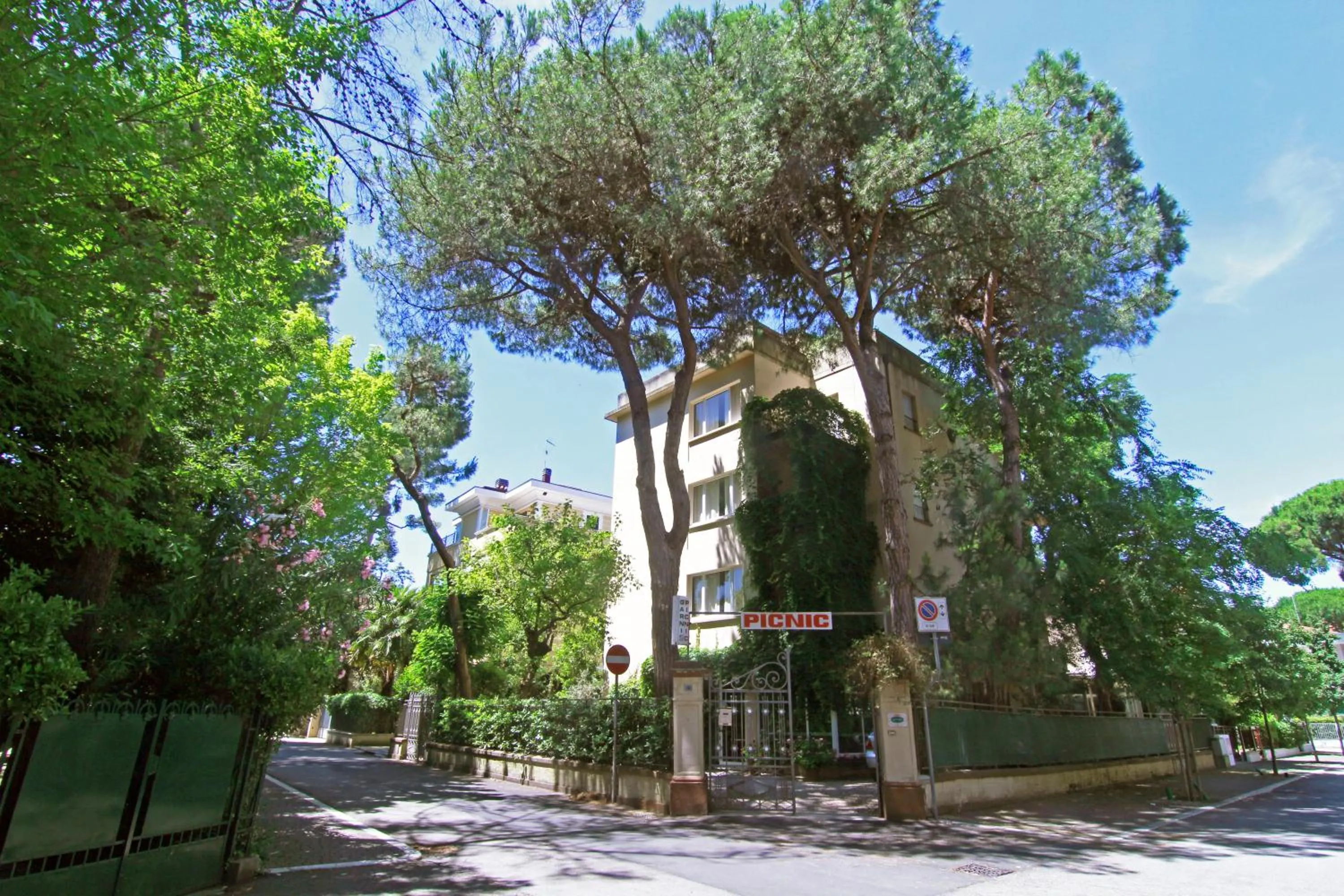Facade/entrance in Hotel Garni Picnic