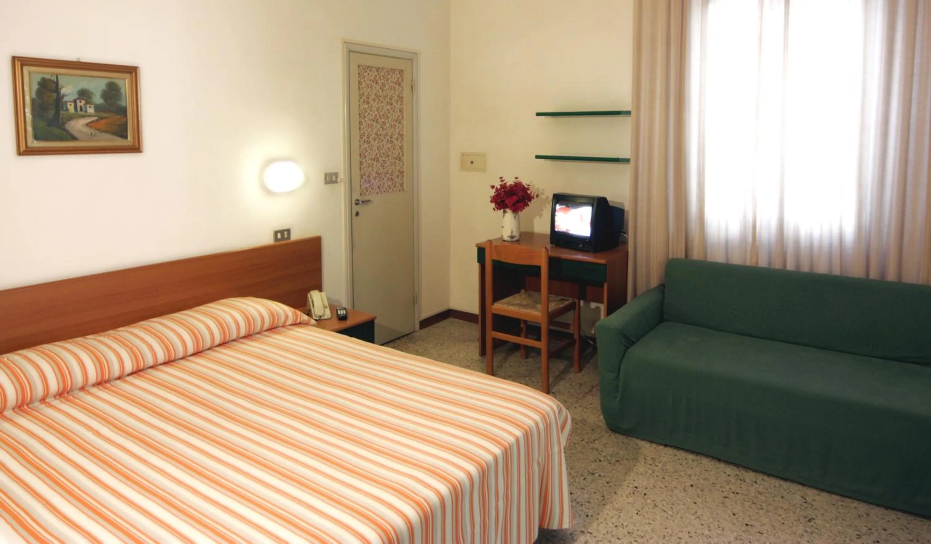 Bedroom, Bed in Hotel Garni Picnic