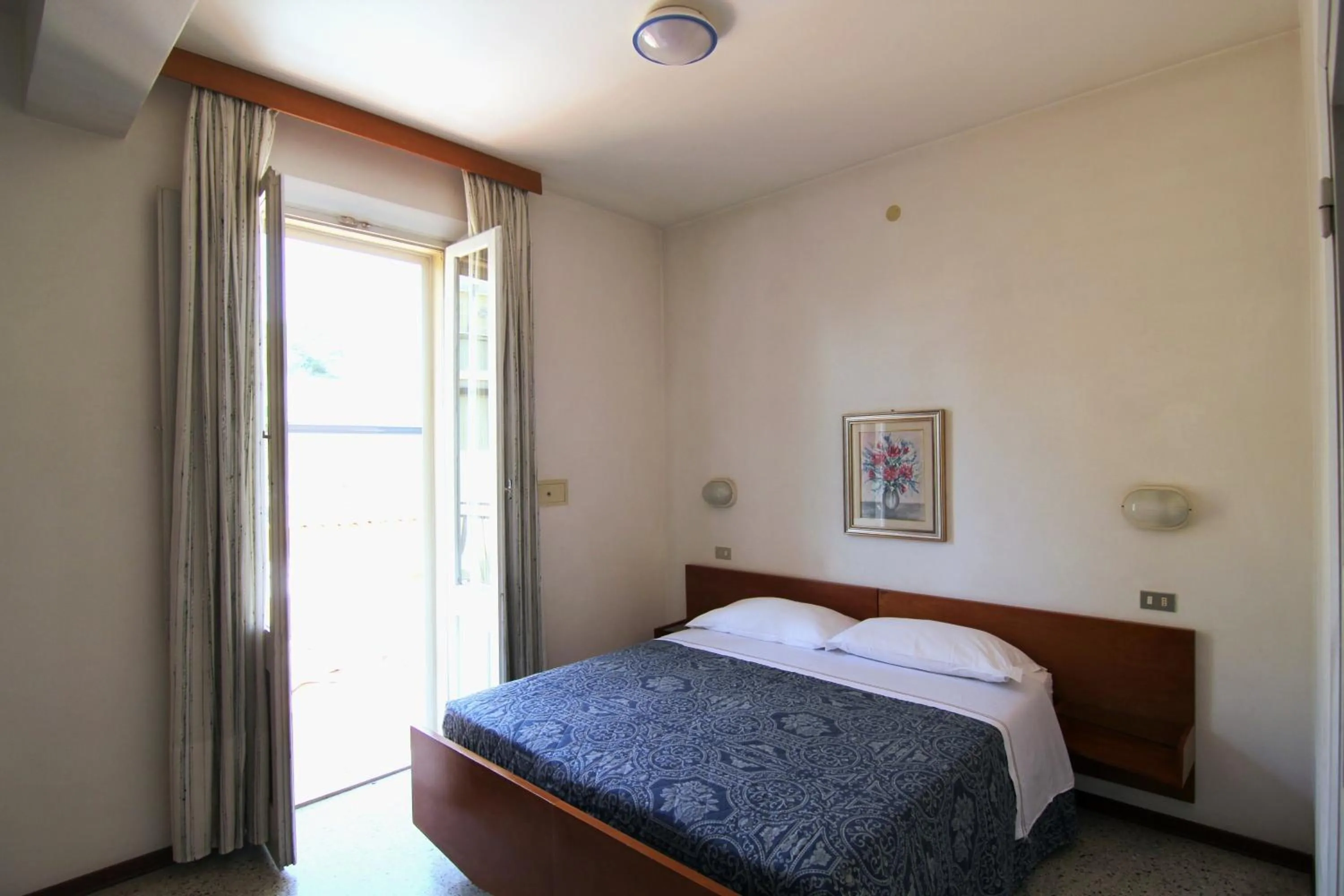 Bedroom, Bed in Hotel Garni Picnic
