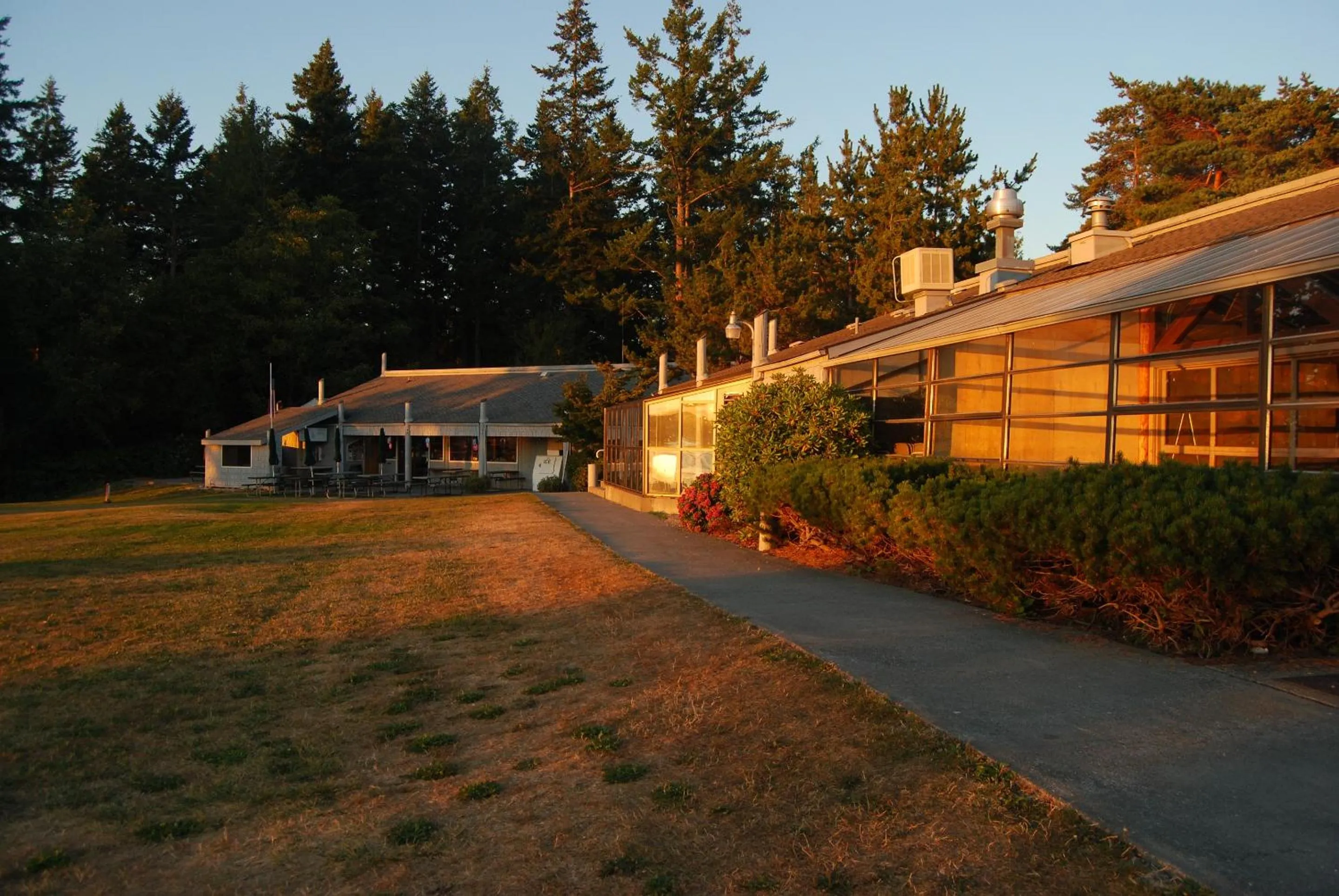 La Conner Camping Resort Deluxe Cabin 5