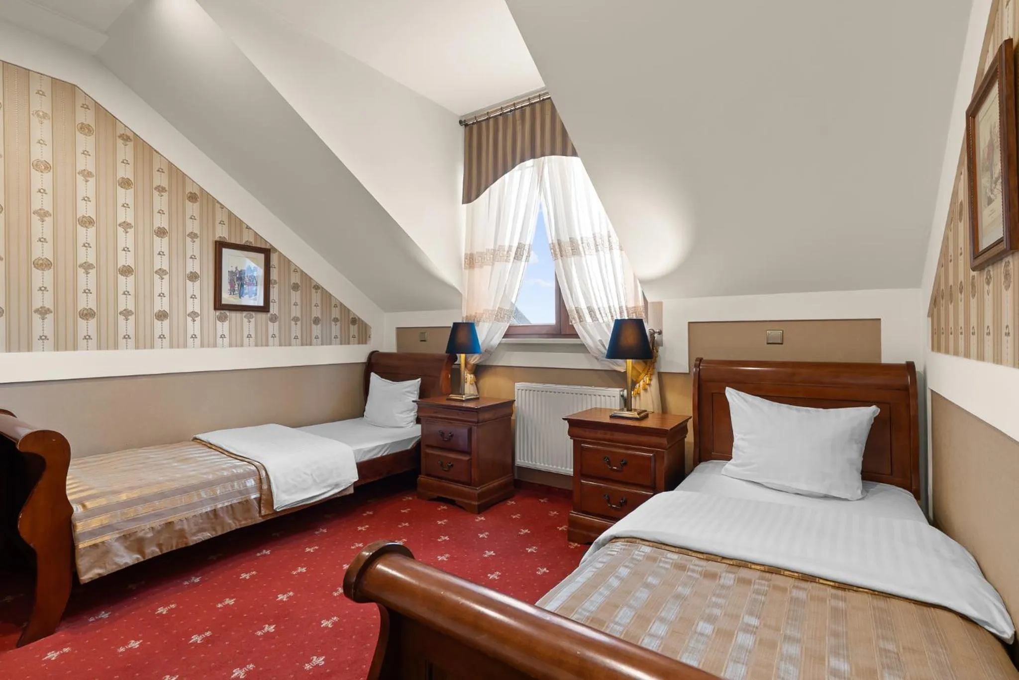 Bed in Hotel Diament Arsenal Palace Katowice - Chorzów