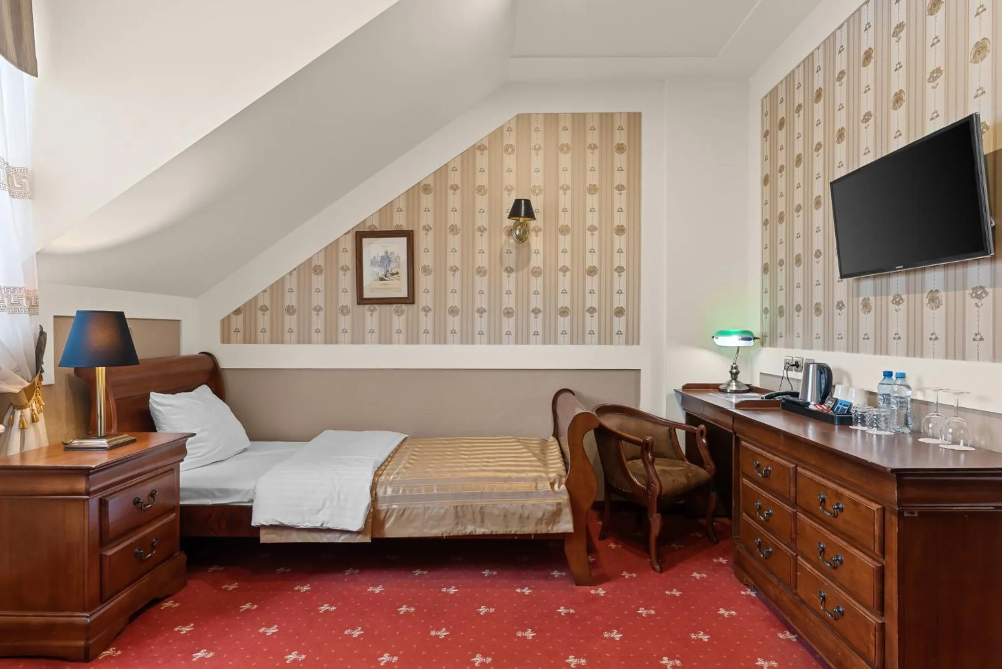 Bed in Hotel Diament Arsenal Palace Katowice - Chorzów