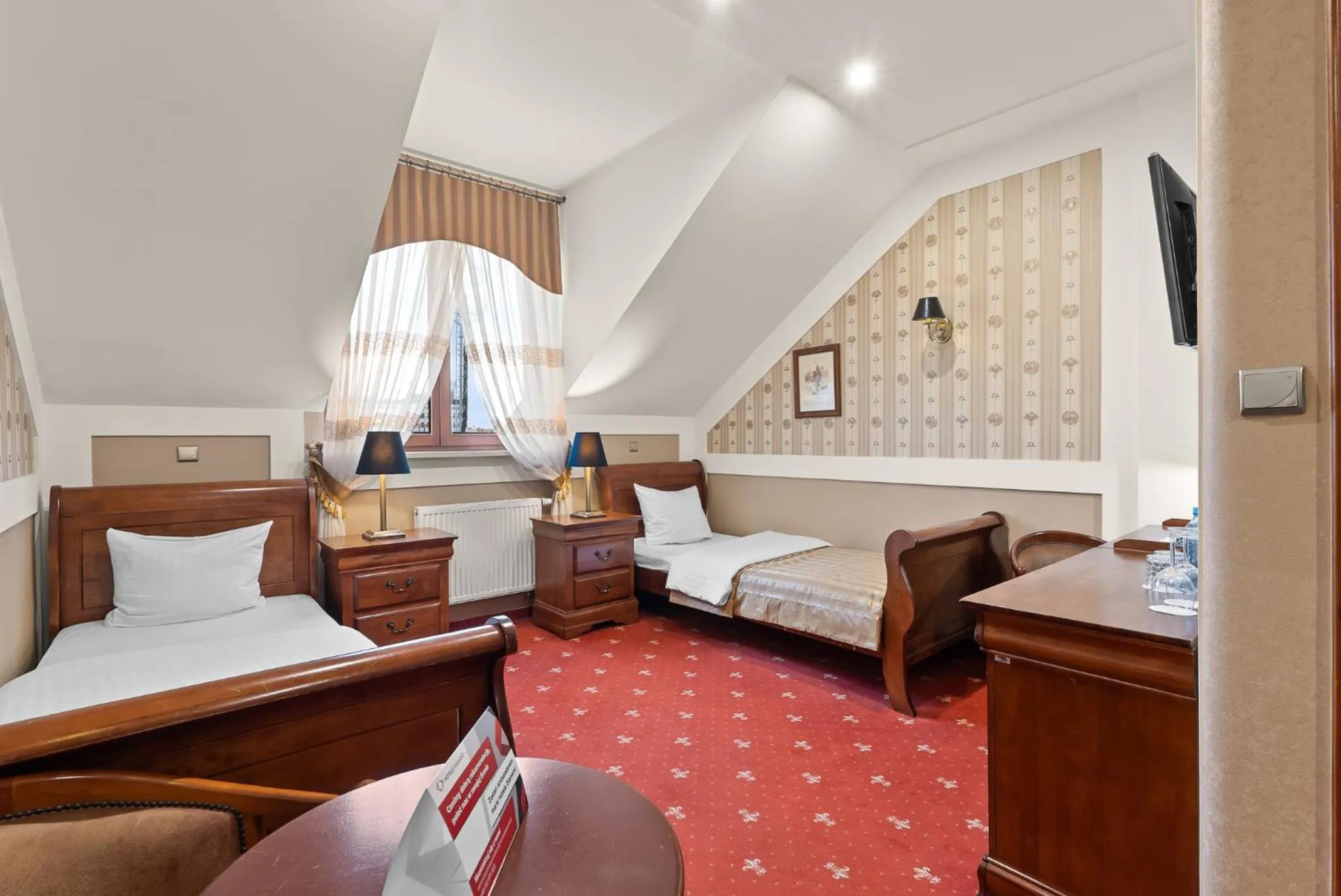 Bed in Hotel Diament Arsenal Palace Katowice - Chorzów