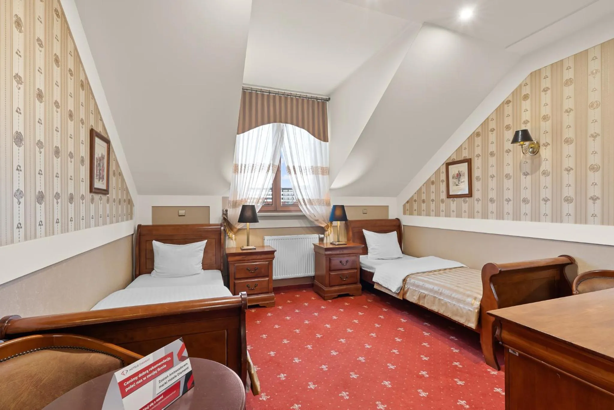 Bed in Hotel Diament Arsenal Palace Katowice - Chorzów