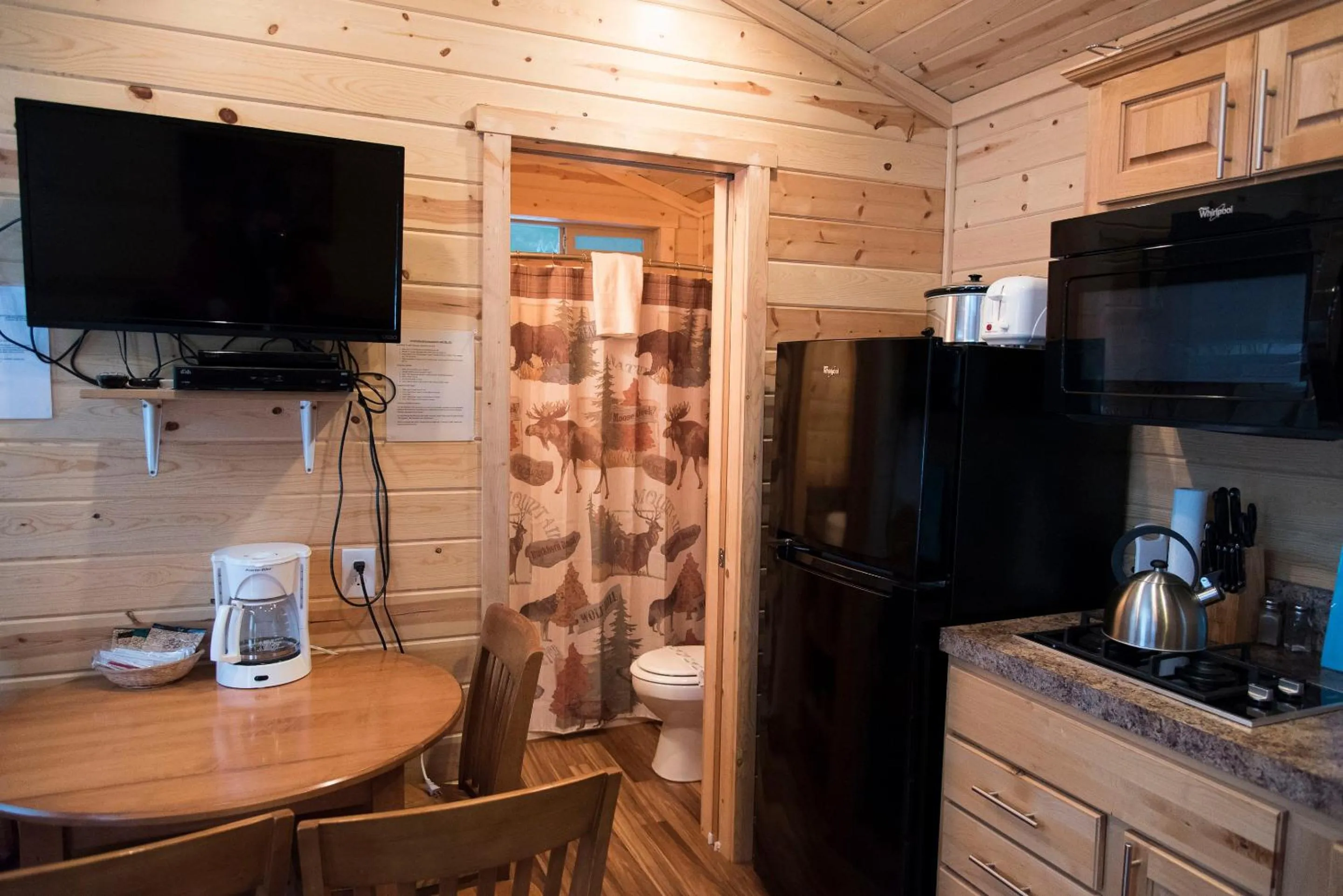 Kitchen or kitchenette in Leavenworth Camping Resort Cottage 5