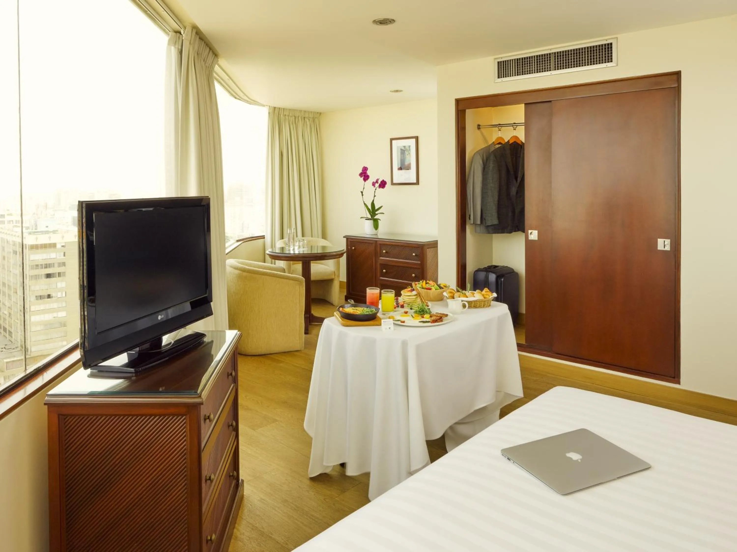 Bedroom, Bed in Hotel Estelar Miraflores