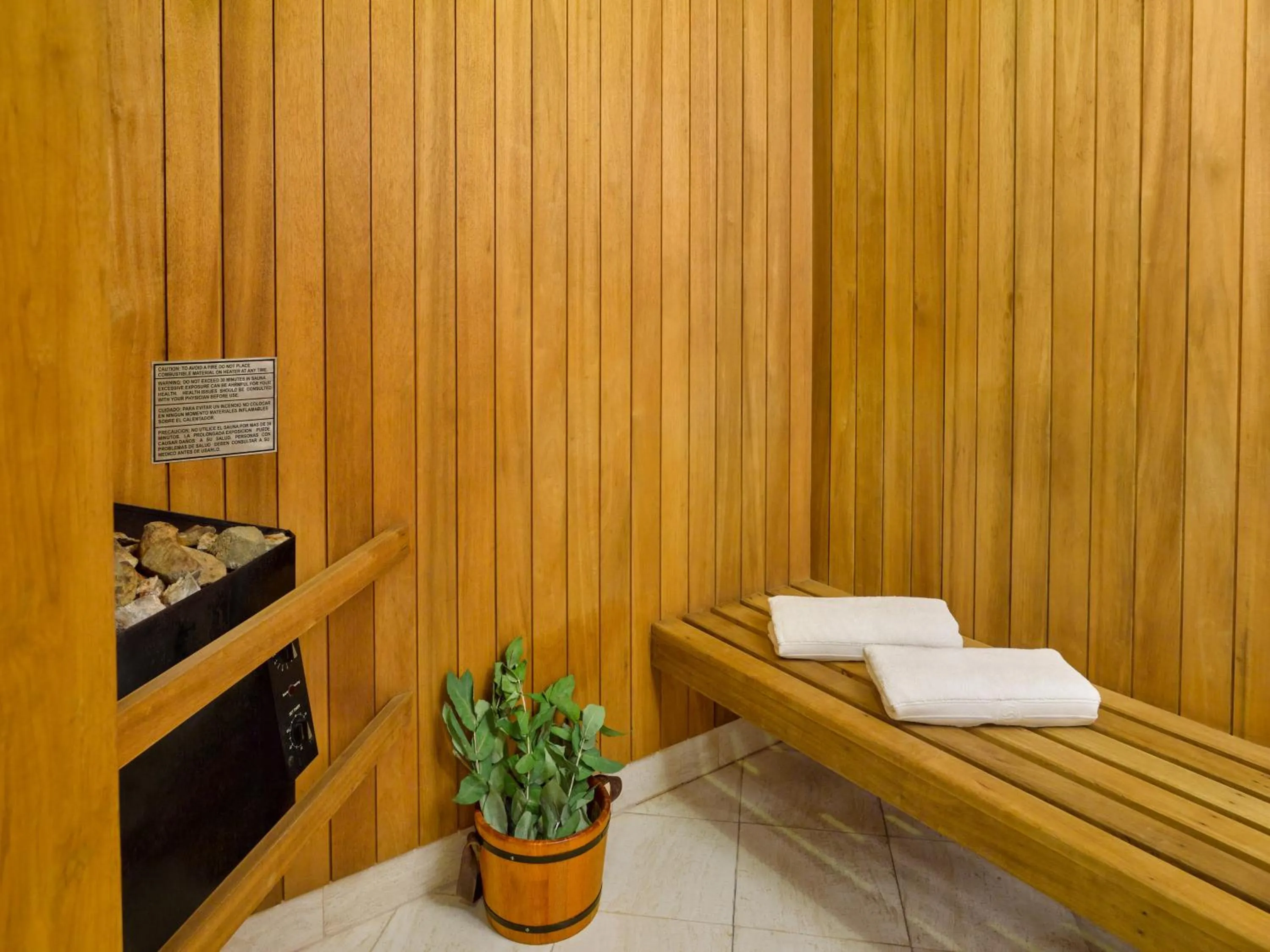 Sauna in Hotel Estelar Miraflores