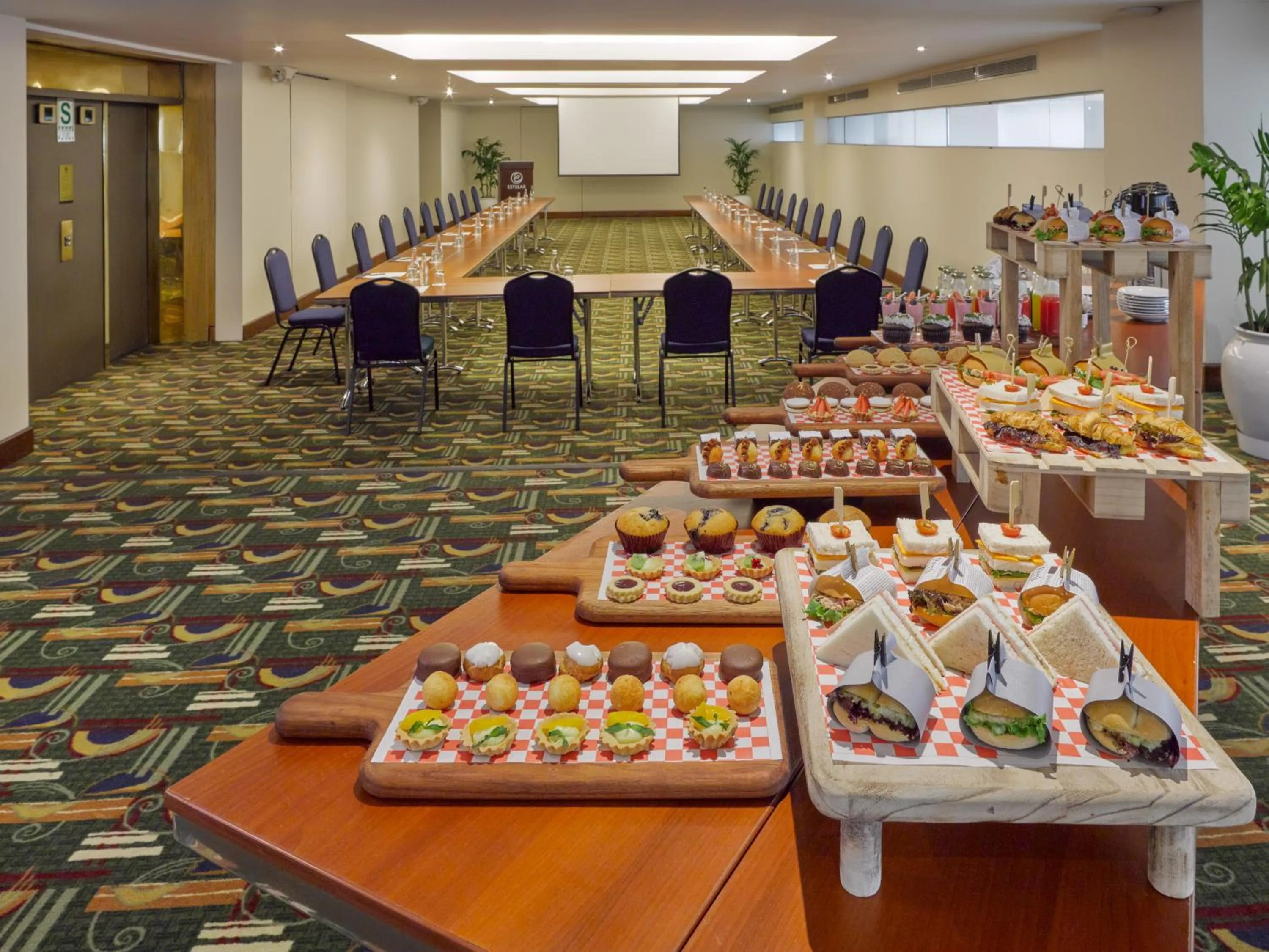 Meeting/conference room in Hotel Estelar Miraflores