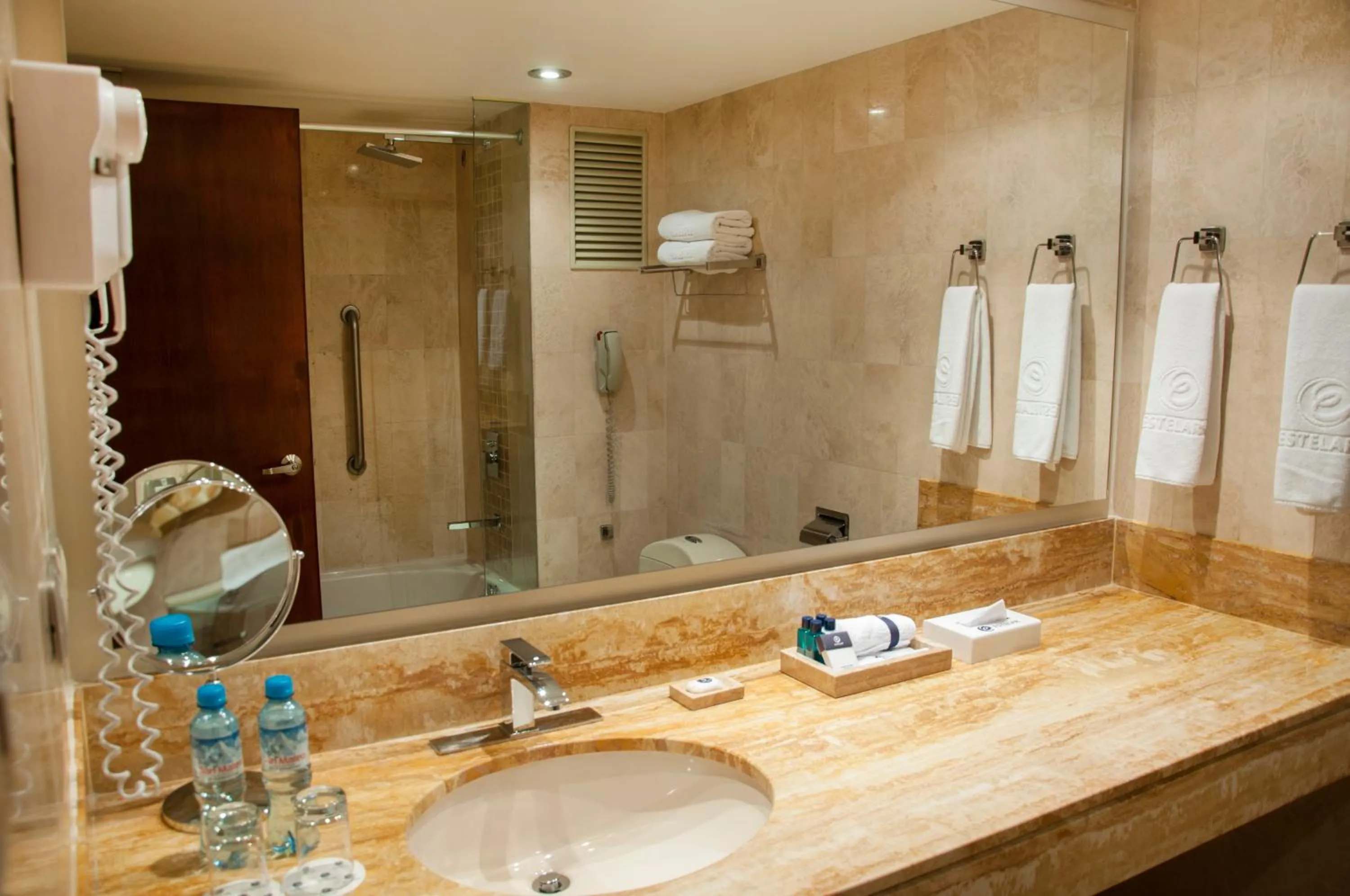 Bathroom in Hotel Estelar Miraflores