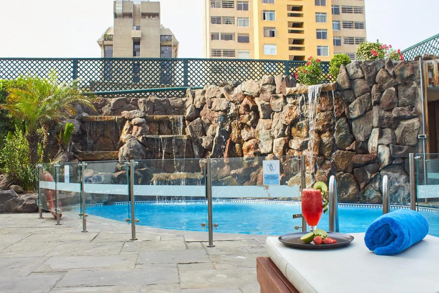 People in Hotel Estelar Miraflores