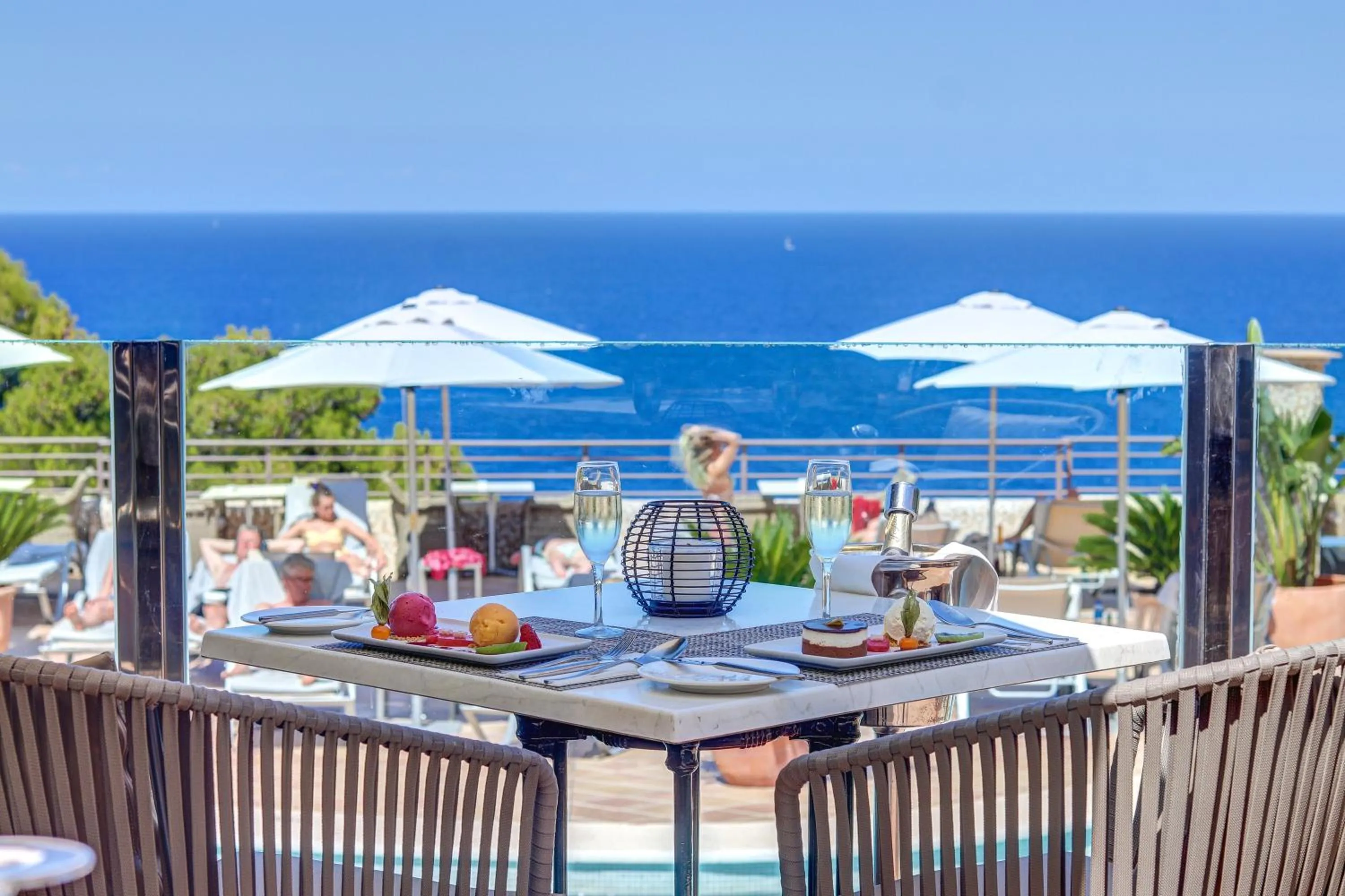 Food and drinks in Hoposa Costa D'or - Adults Only