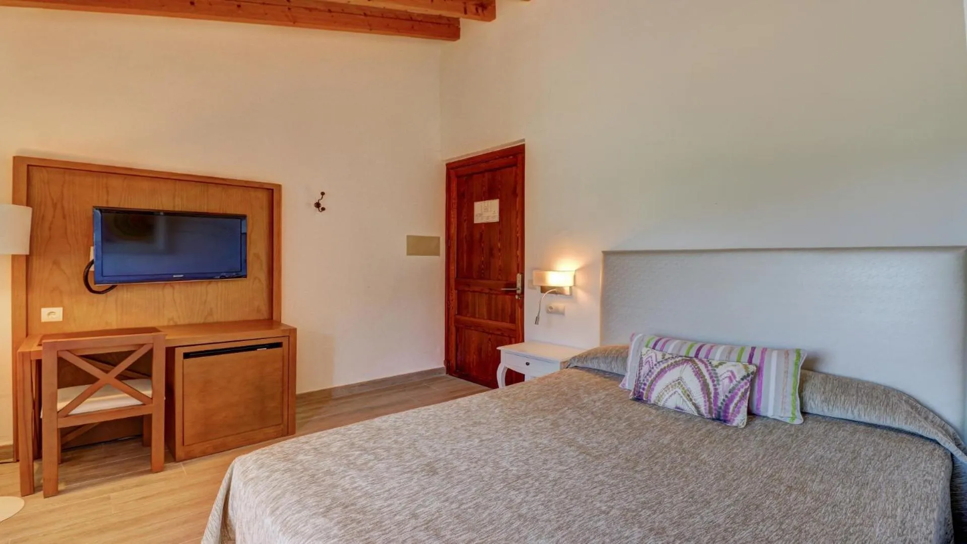 Coffee/tea facilities, Bed in Hoposa Costa D'or - Adults Only