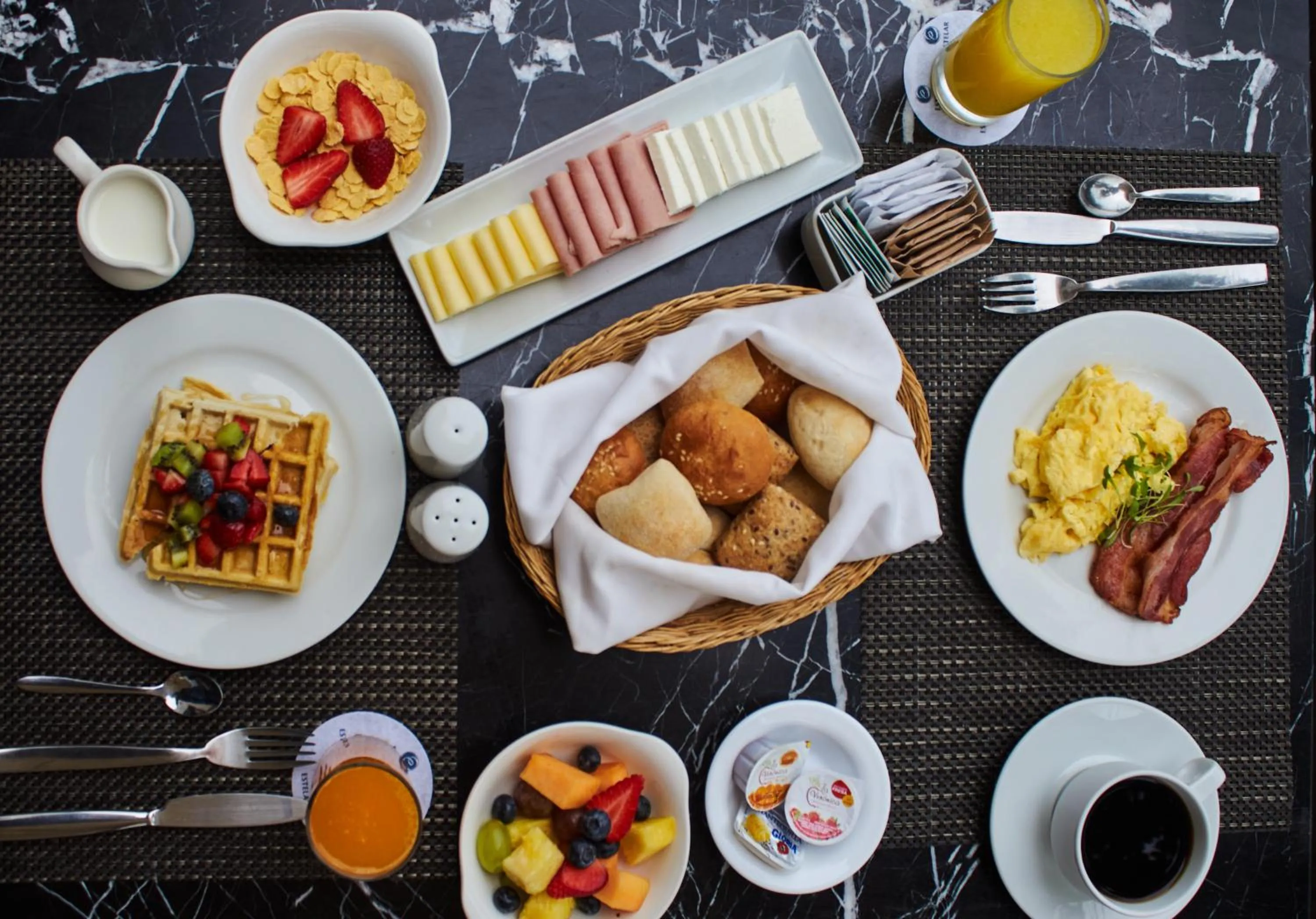 Food and drinks in Estelar Apartamentos Bellavista