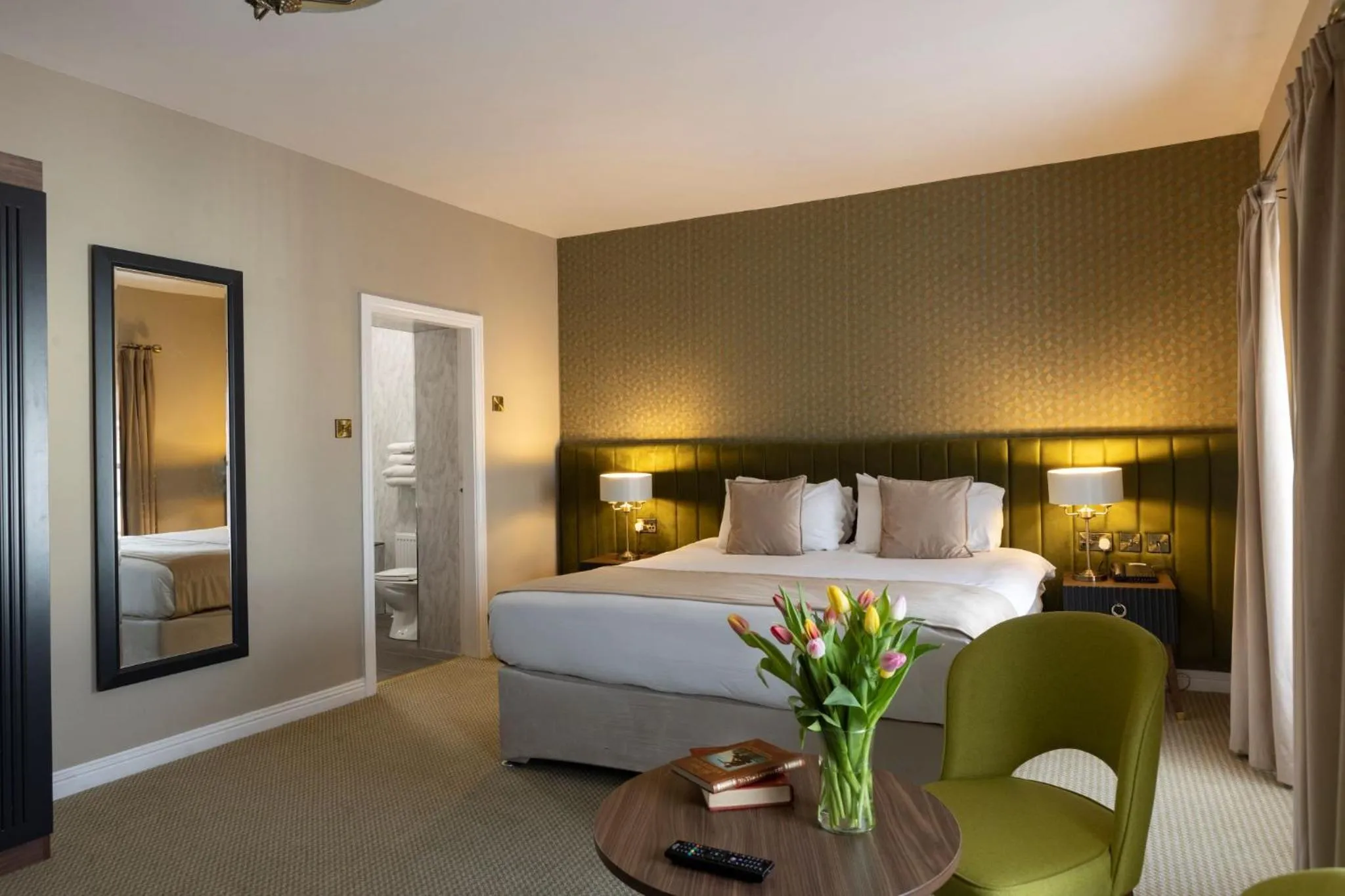 Bed in Cahir House Hotel