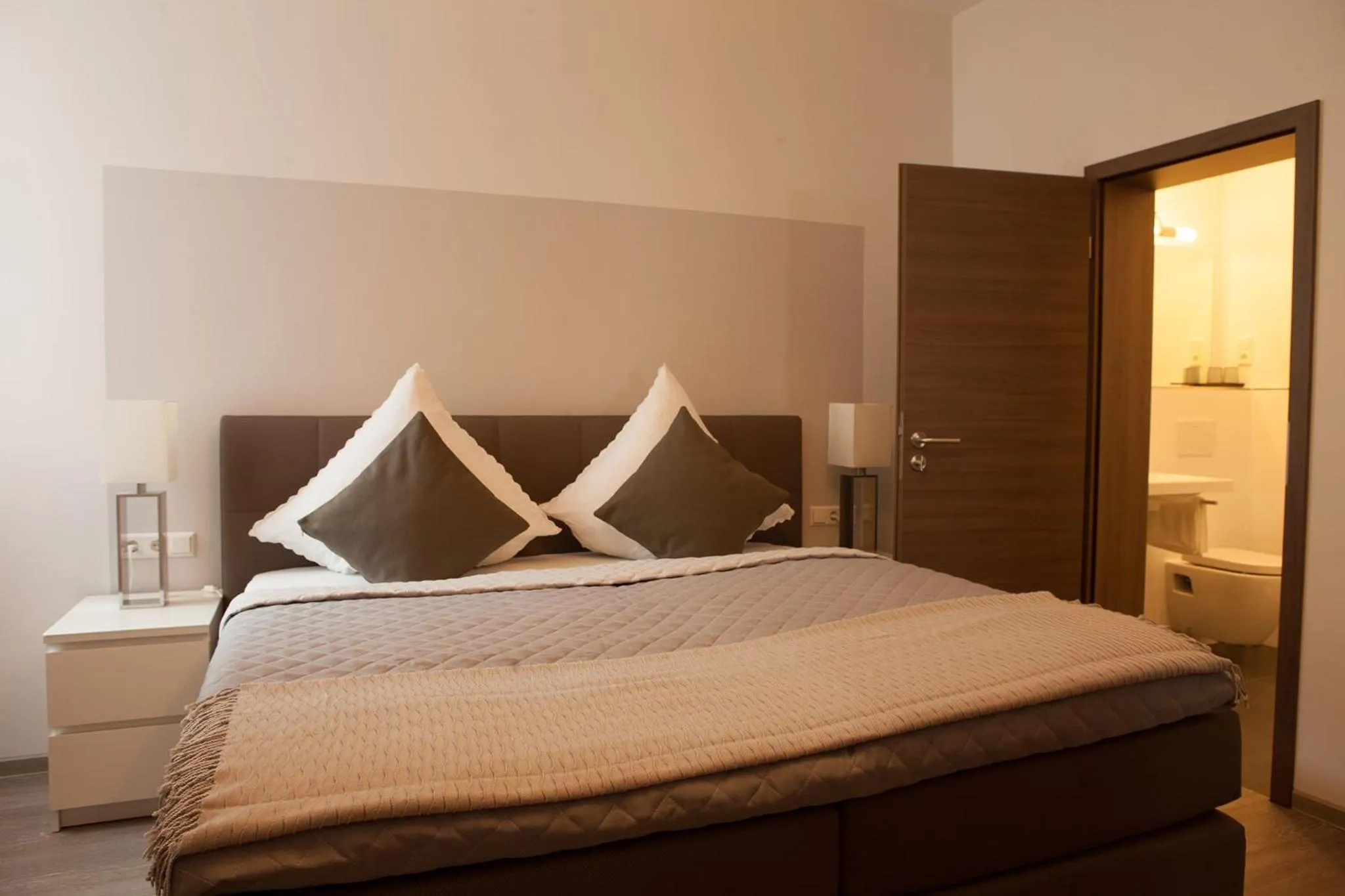 Photo of the whole room, Bed in Hotel Ravene