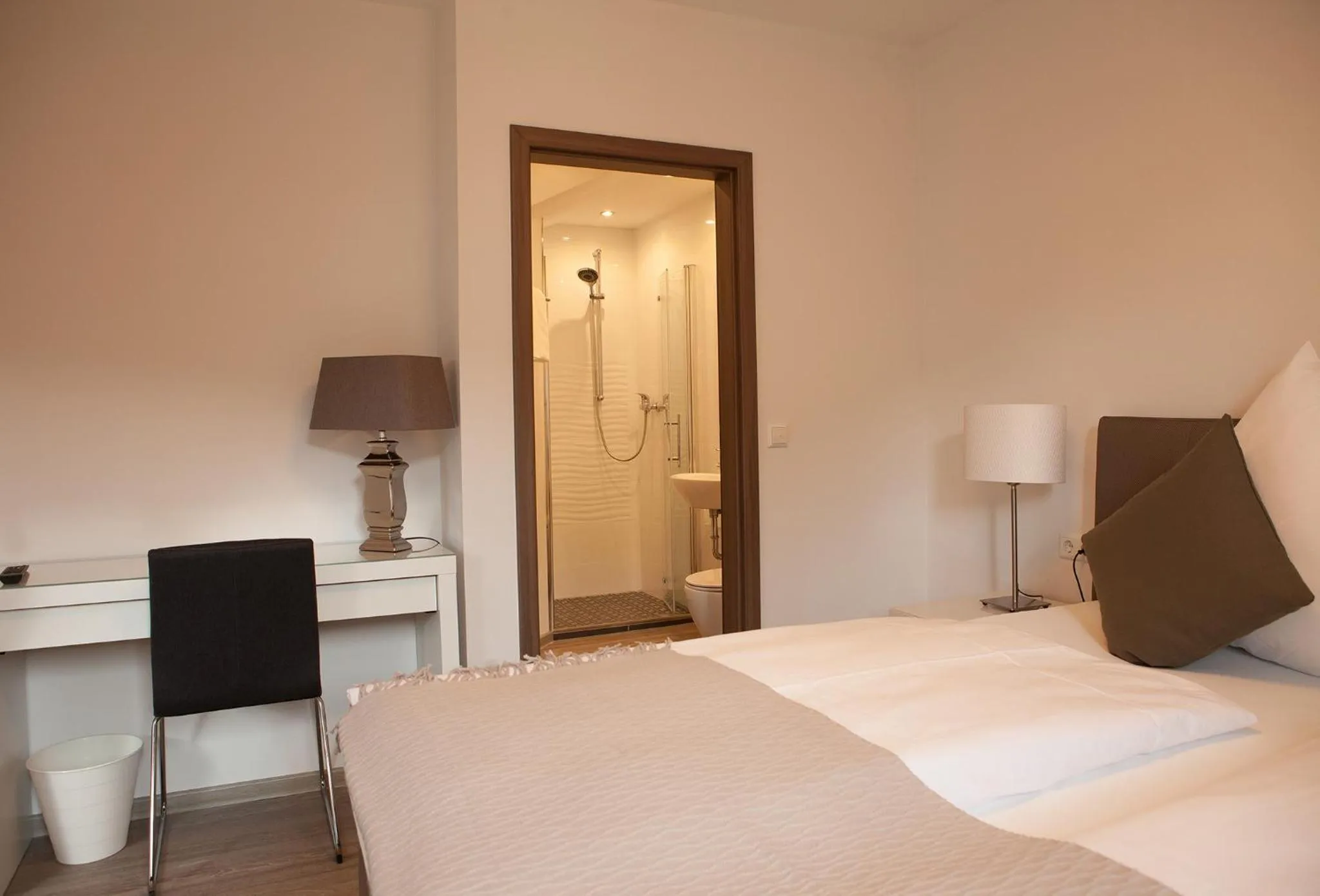 Photo of the whole room, Bed in Hotel Ravene