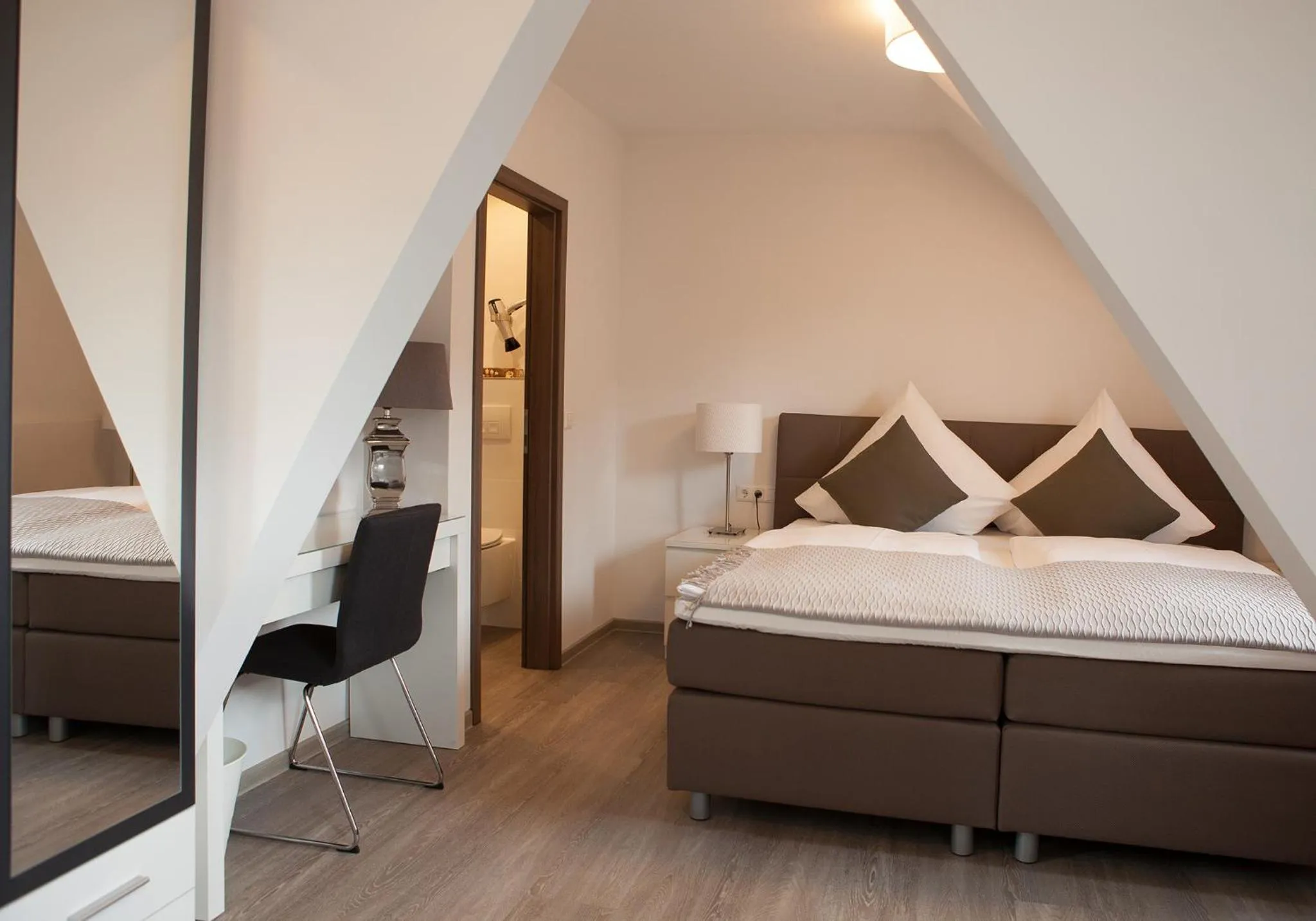 Photo of the whole room, Bed in Hotel Ravene