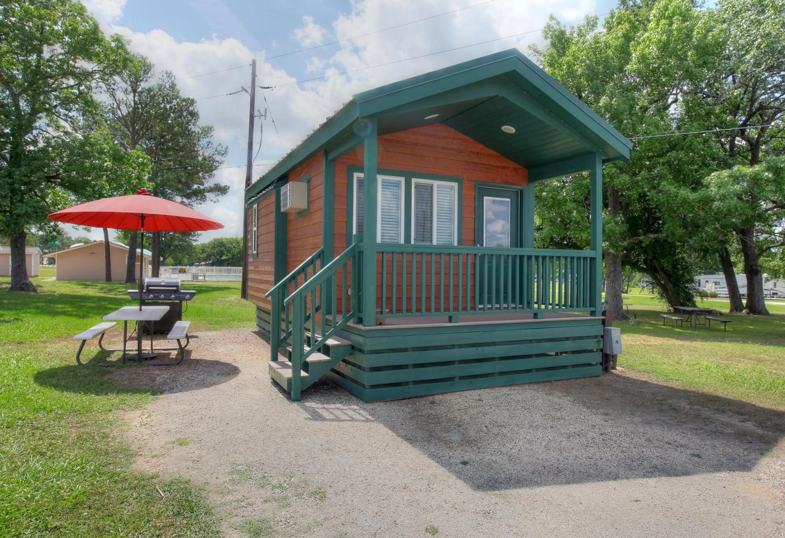 Lake Conroe Queen Studio Cabin 5
