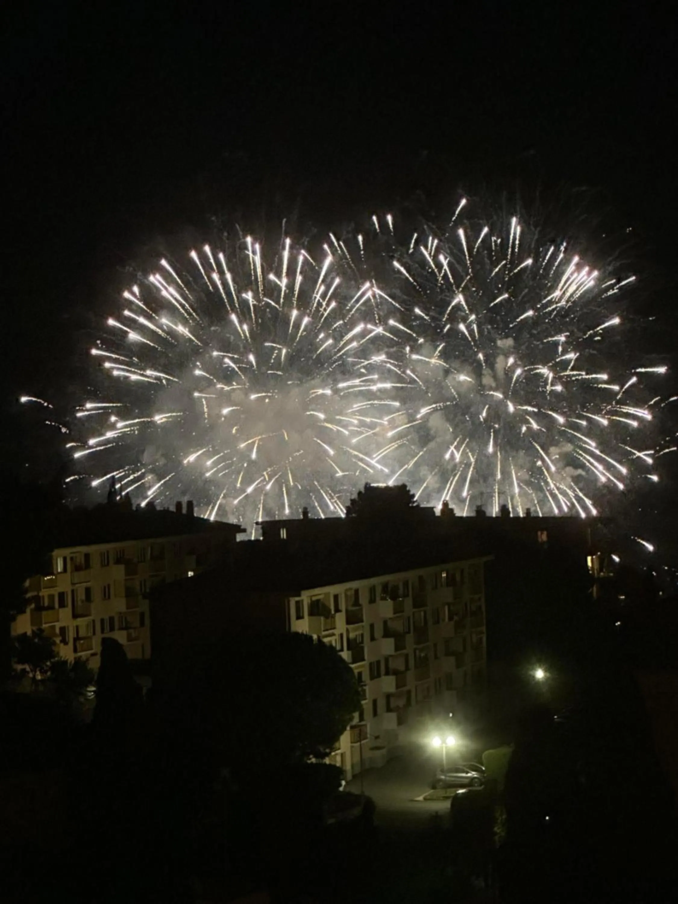 Night in Hôtel La Fiancée du Pirate