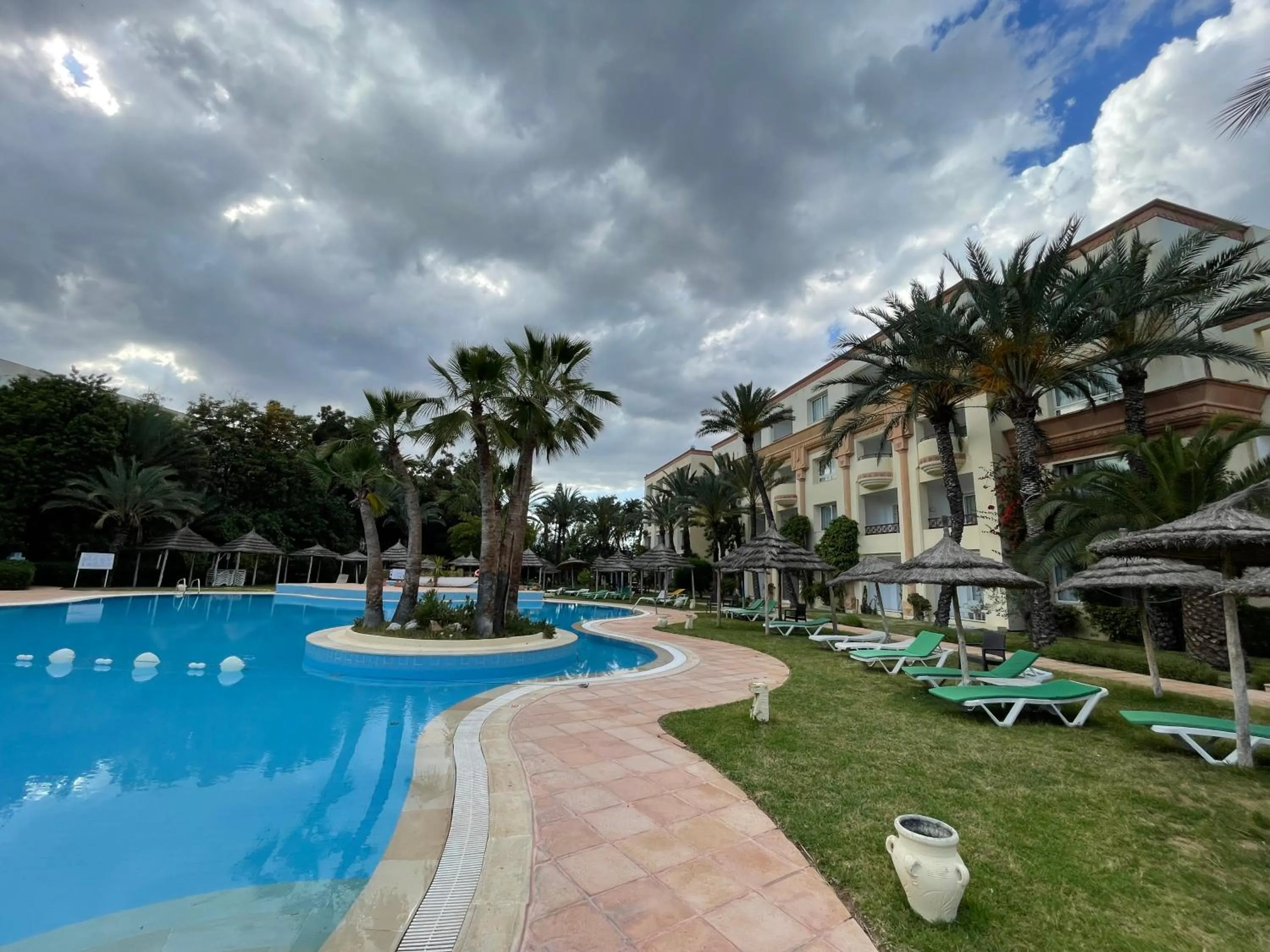 Garden in Marina Palace