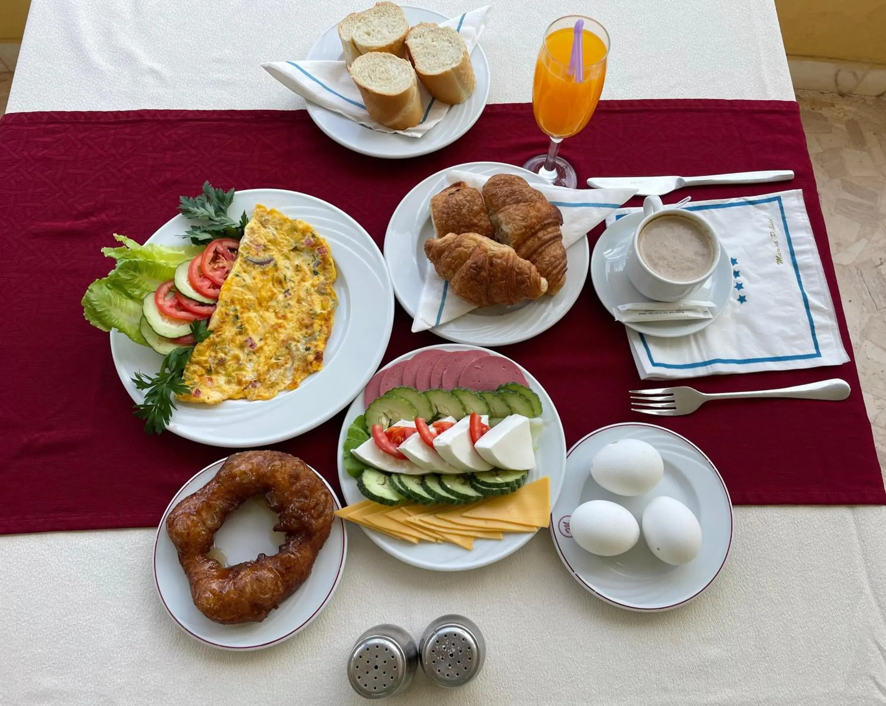 Restaurant/places to eat in Marina Palace Restaurant/places to eat in Marina Palace