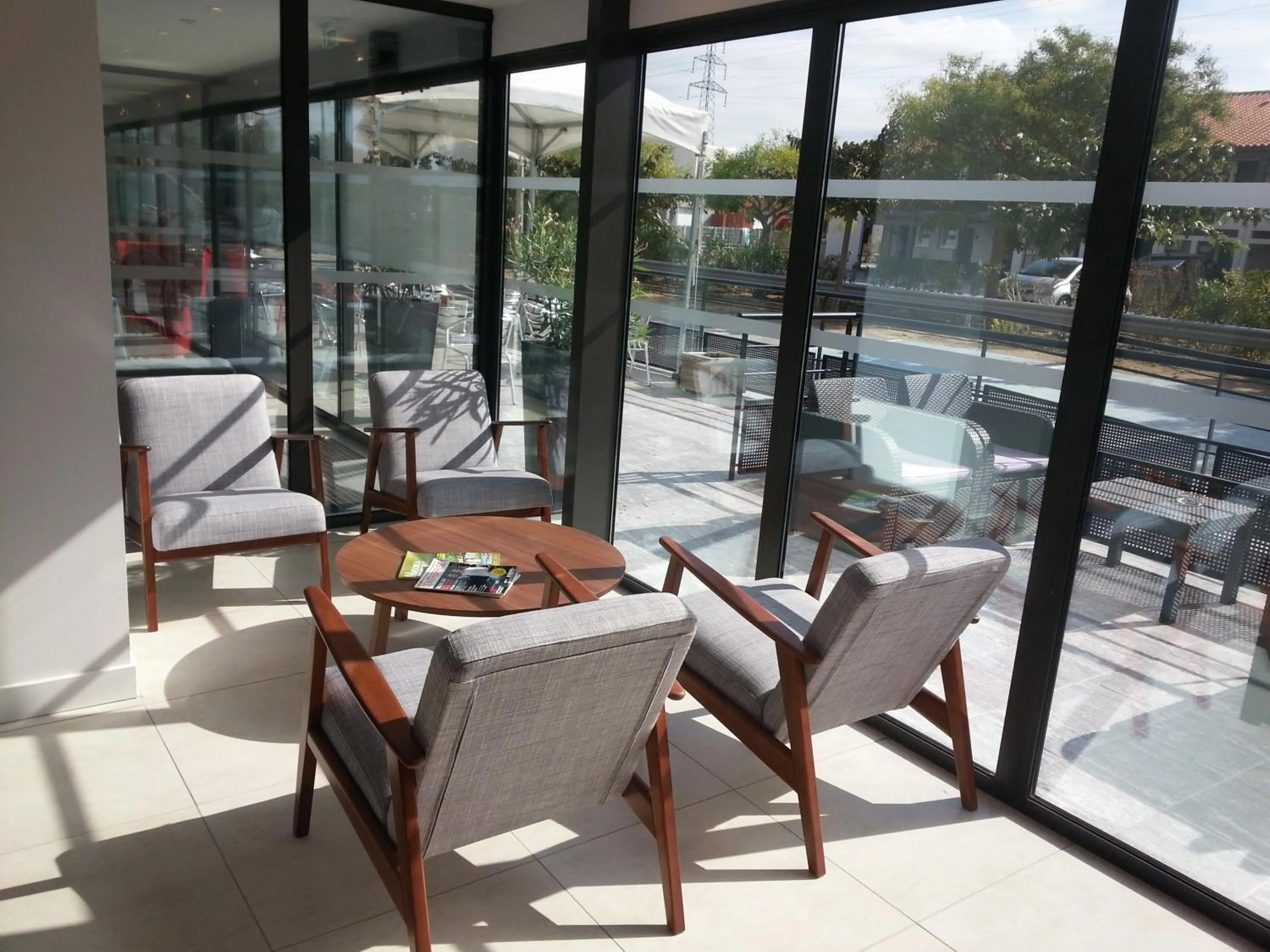 Living room in Brit Hotel Porte d'Espagne