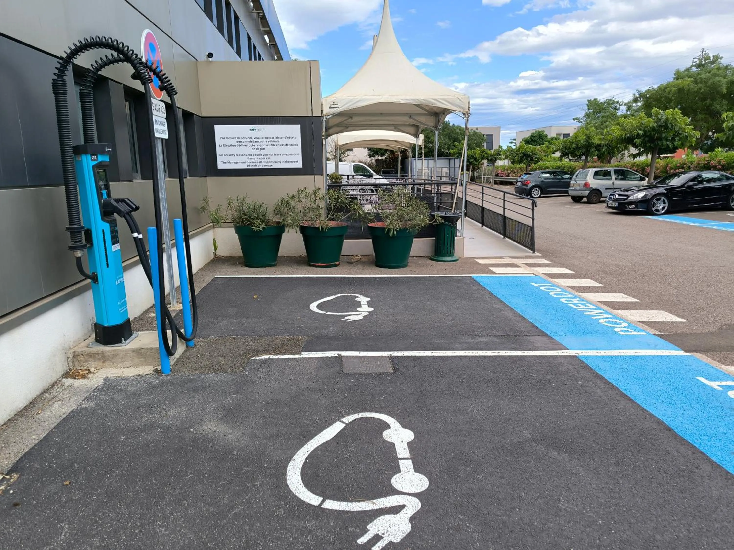Parking in Brit Hotel Porte d'Espagne