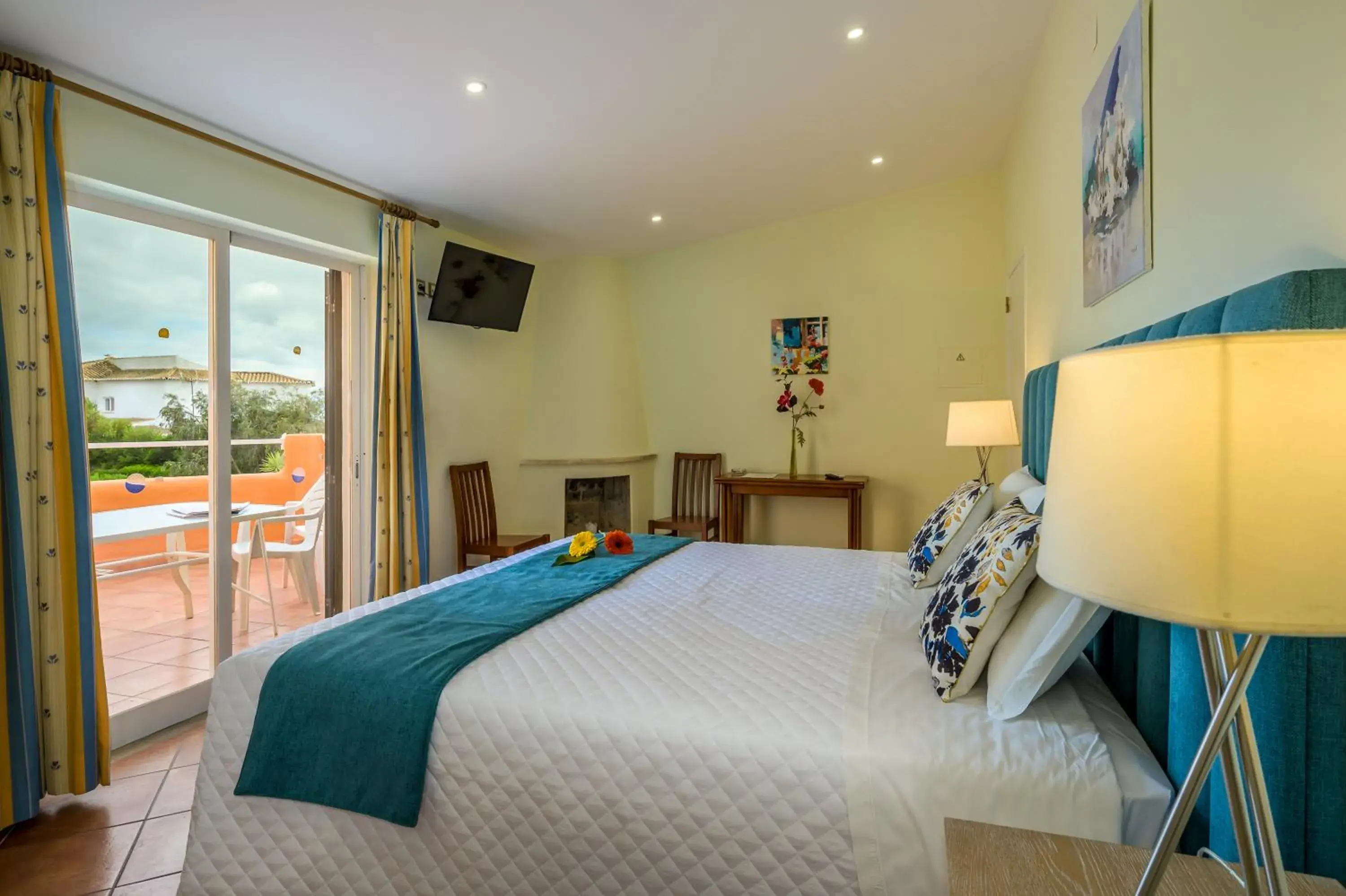 Bedroom in Canavial I & II Apartamentos Bedroom in Canavial I & II Apartamentos