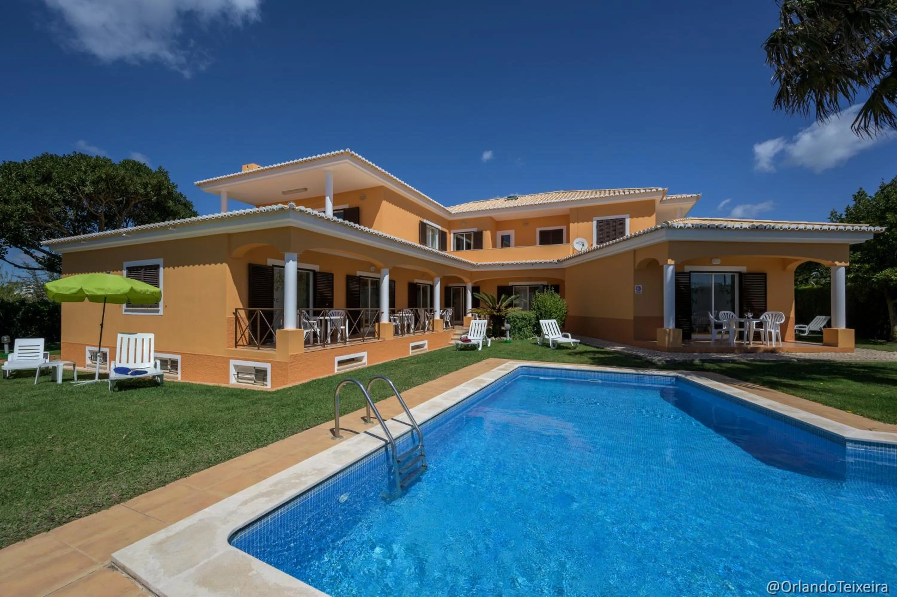 Property building in Canavial I & II Apartamentos