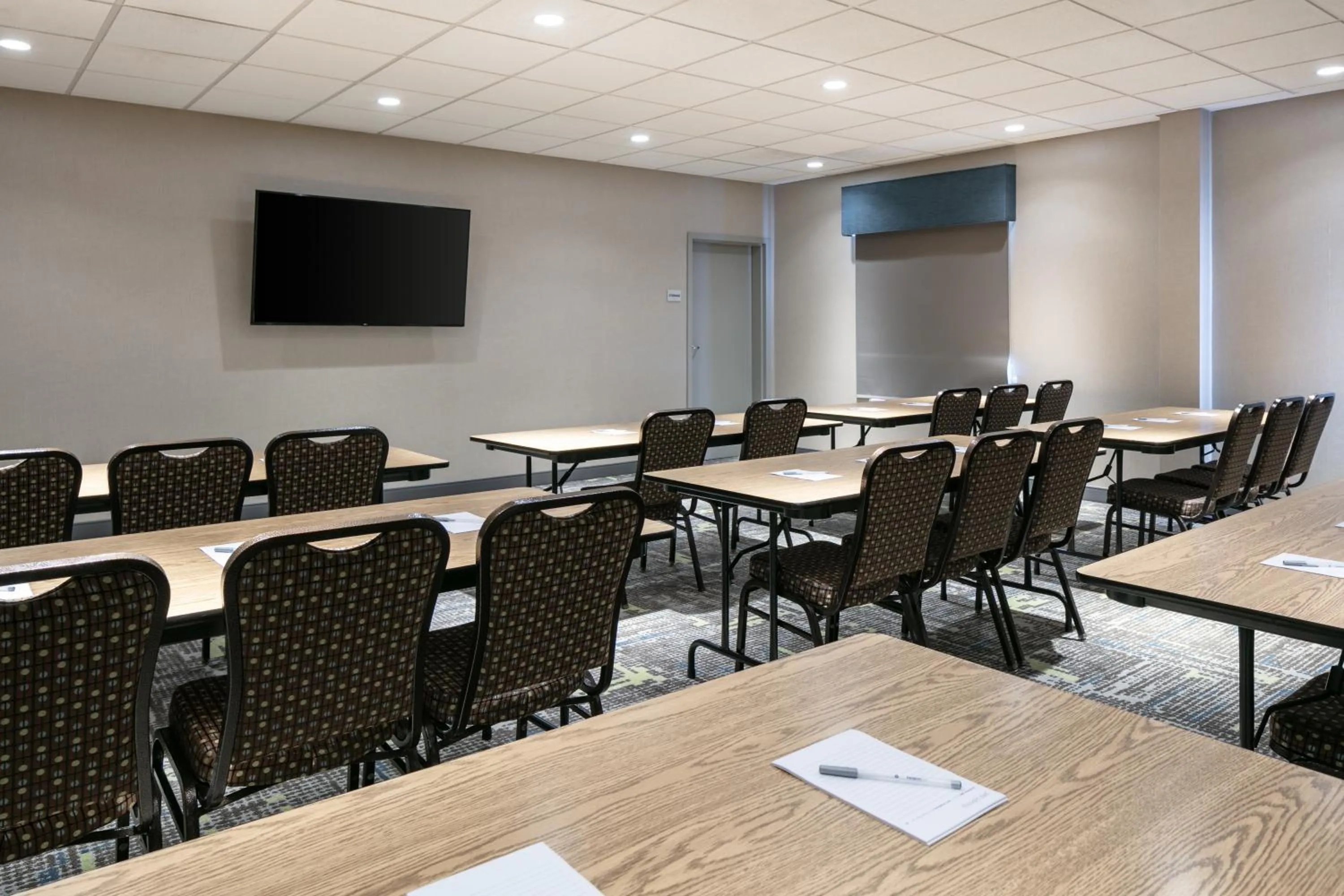 Meeting/conference room in Hampton Inn & Suites Grafton