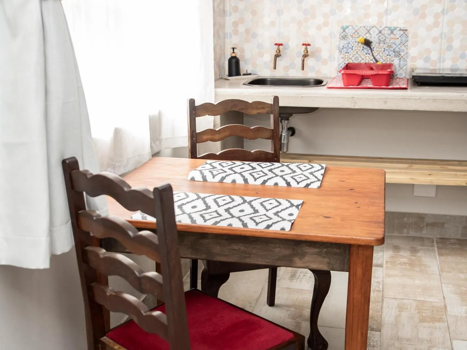Dining area in Bluewater Guesthouse