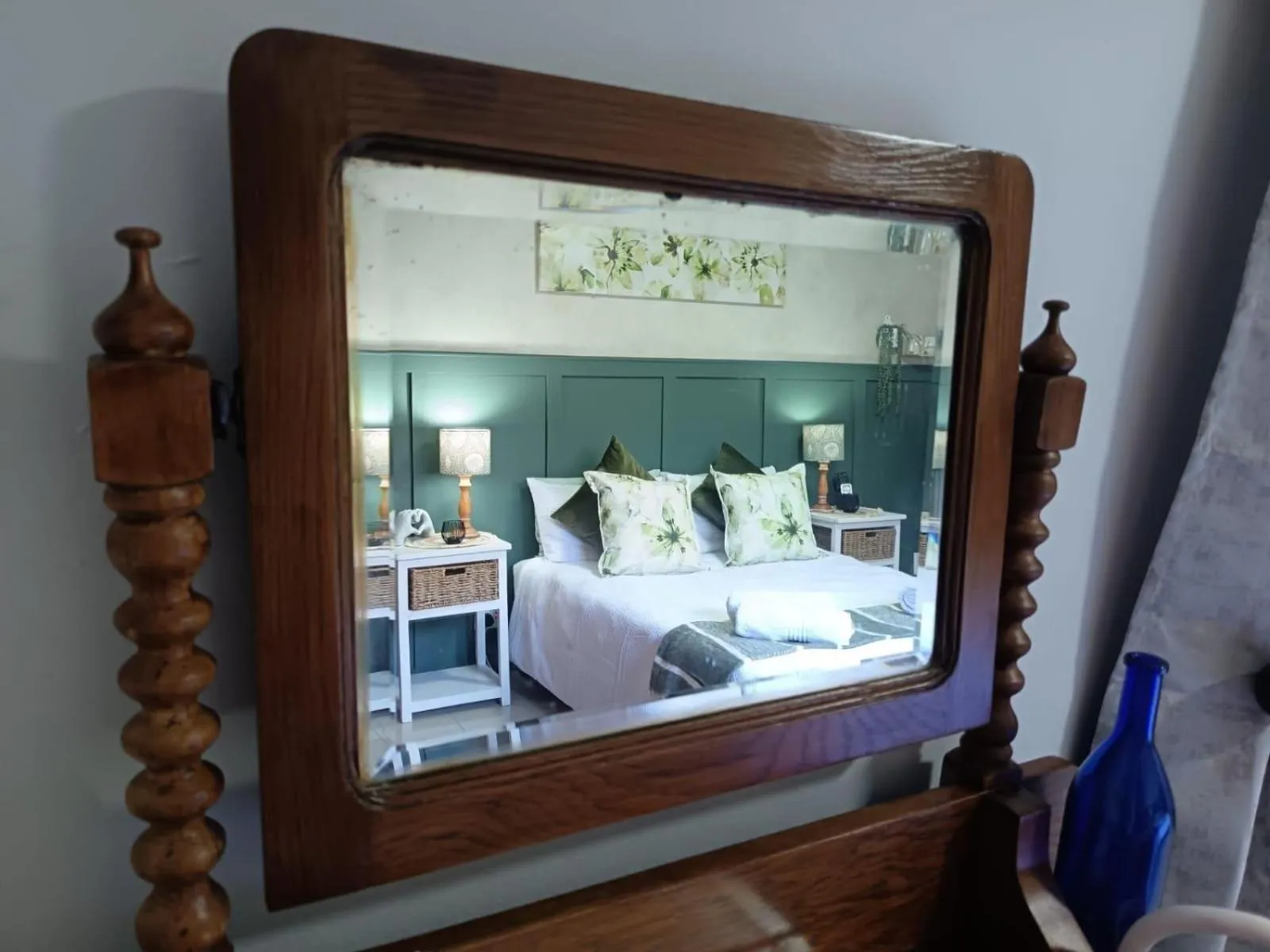 Decorative detail, Bed in Bluewater Guesthouse
