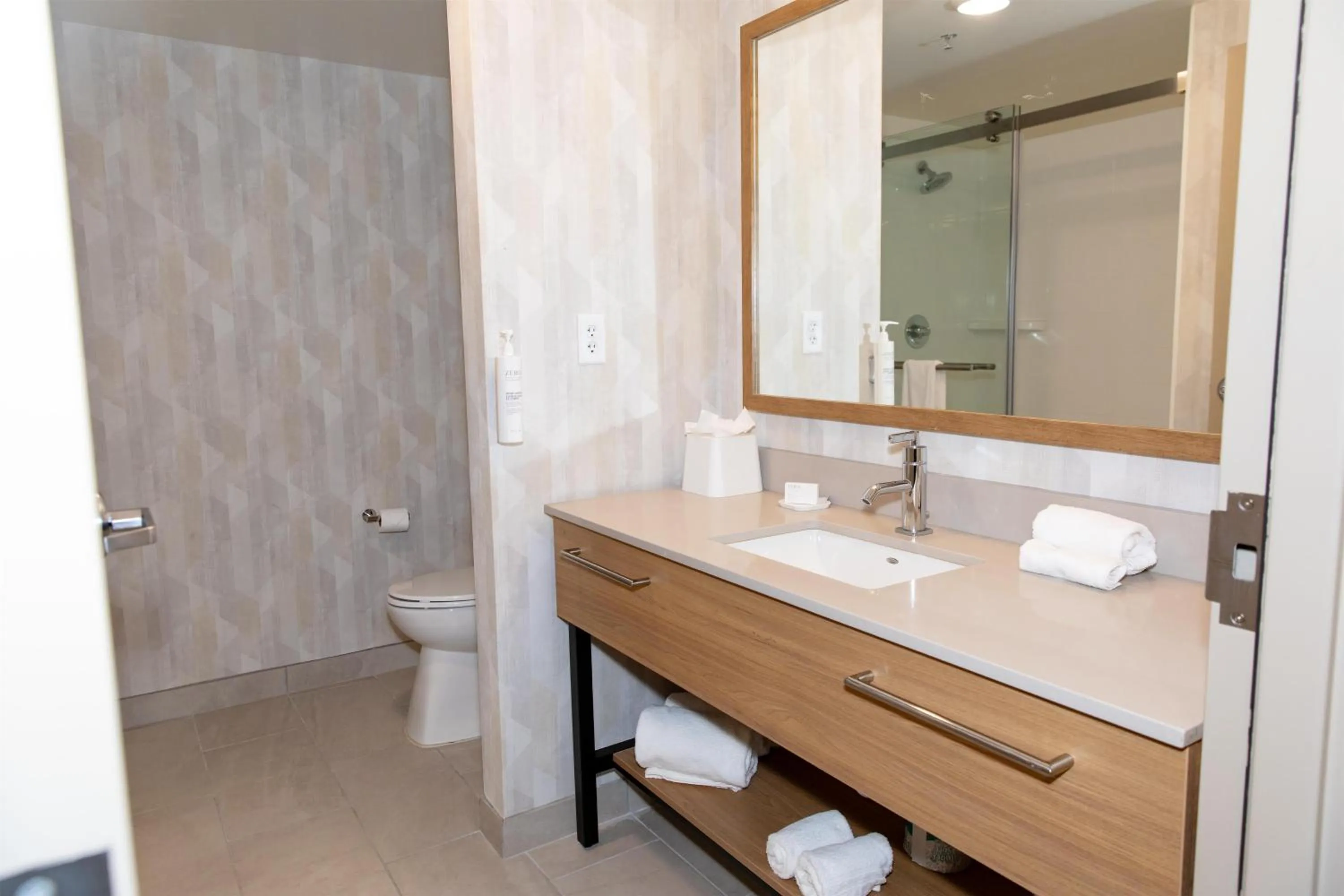 Bathroom in Hampton Inn & Suites Jennings