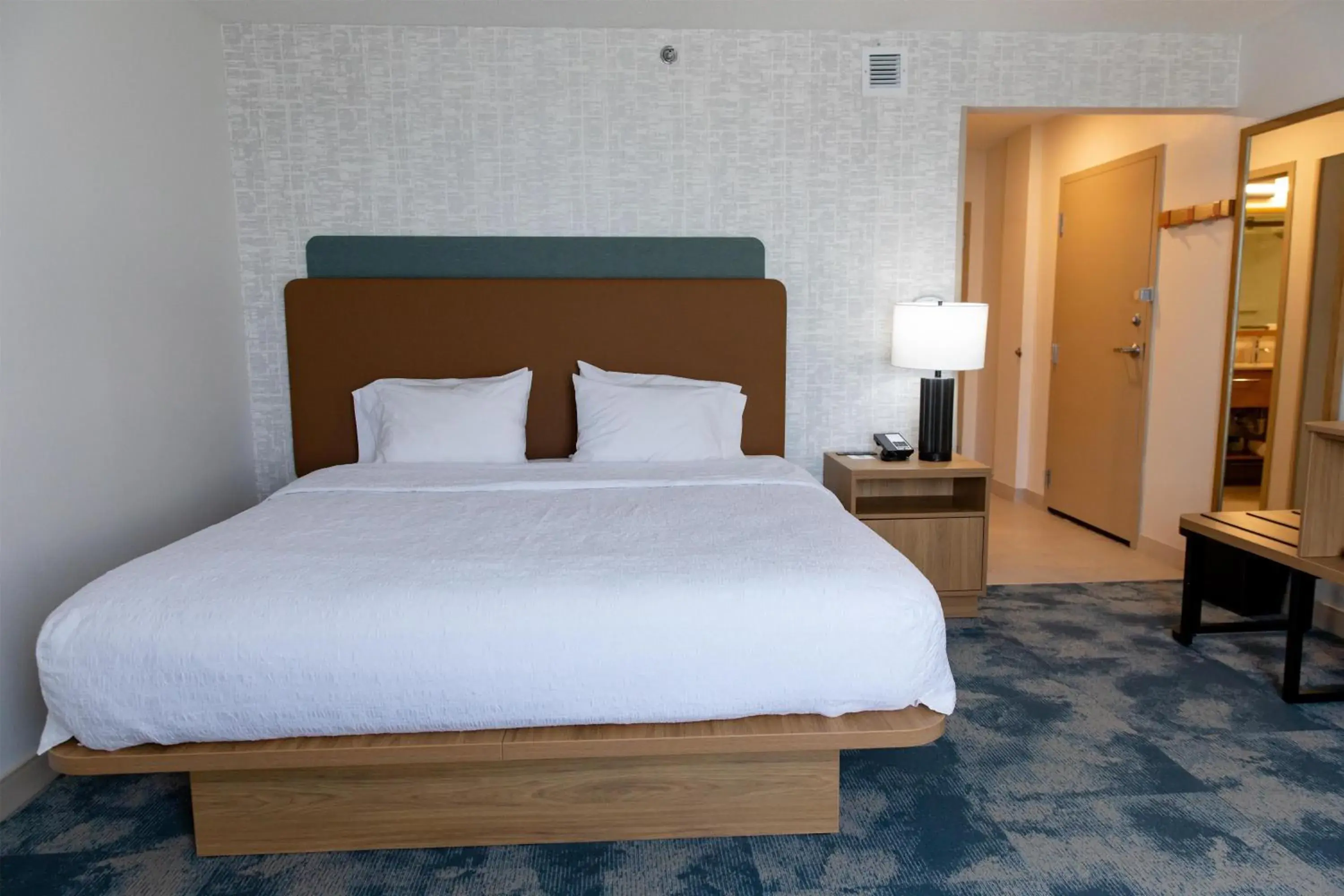 Bed in Hampton Inn & Suites Jennings Bed in Hampton Inn & Suites Jennings