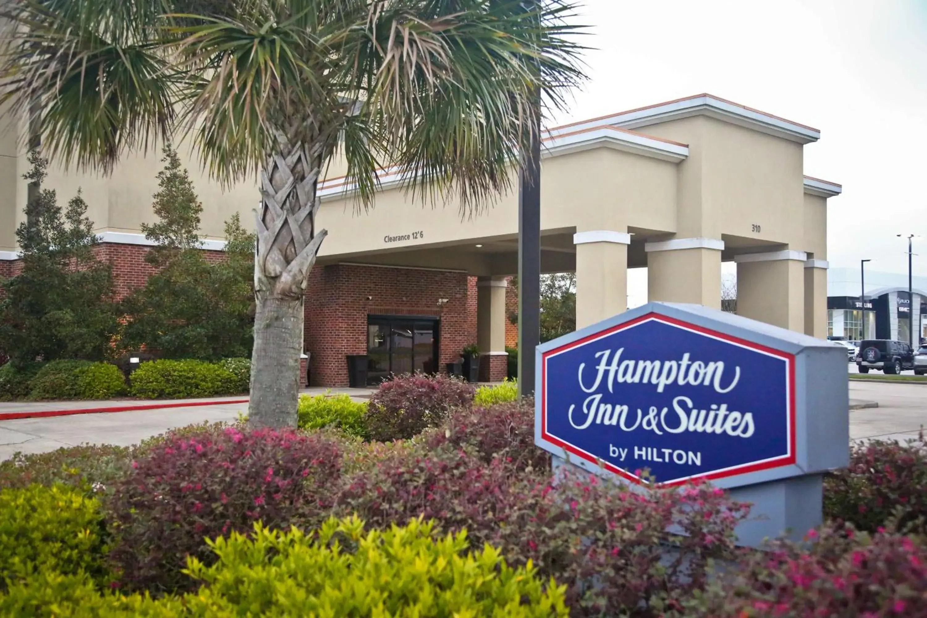Property building in Hampton Inn & Suites Jennings Property building in Hampton Inn & Suites Jennings