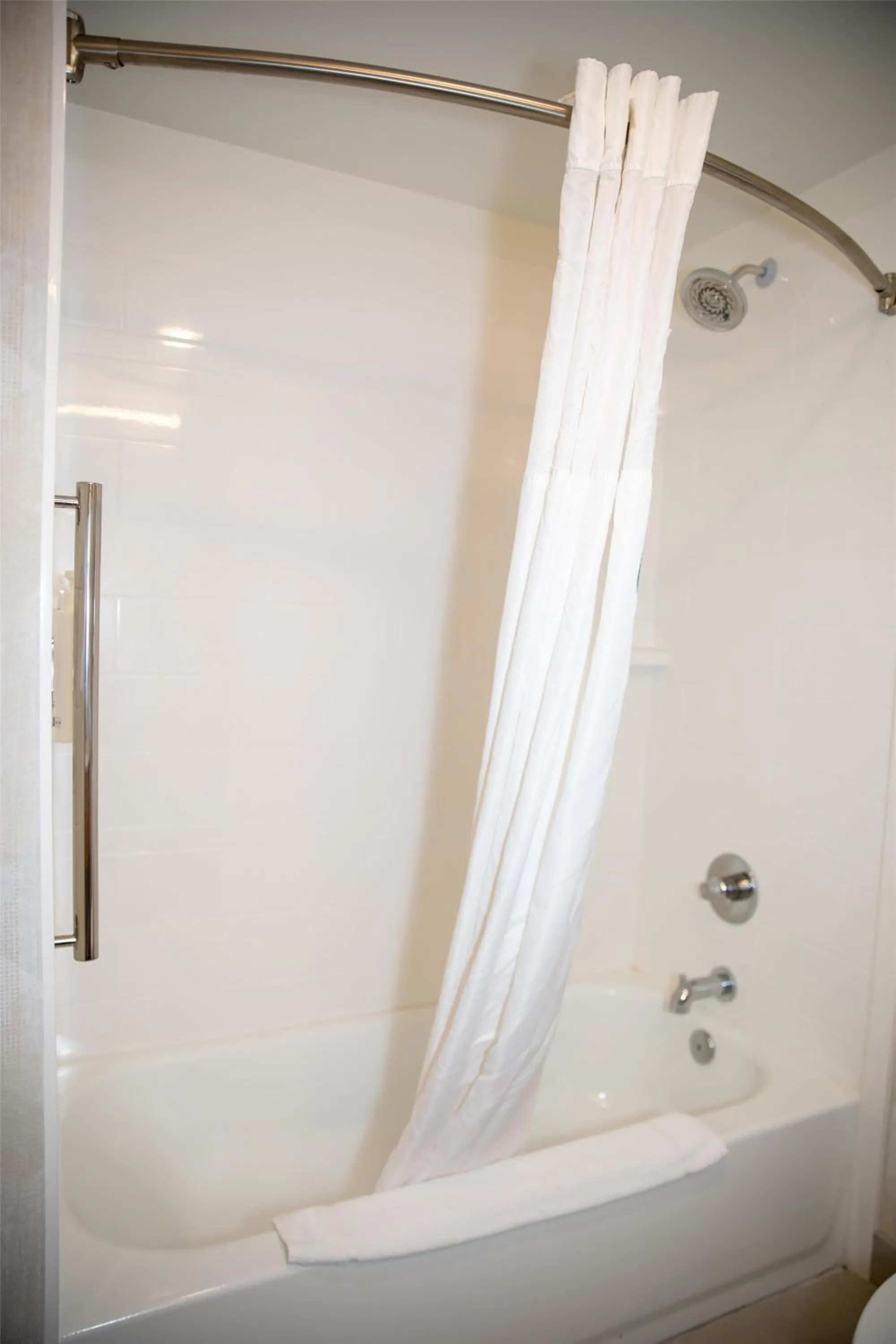 Bathroom in Hampton Inn & Suites Jennings