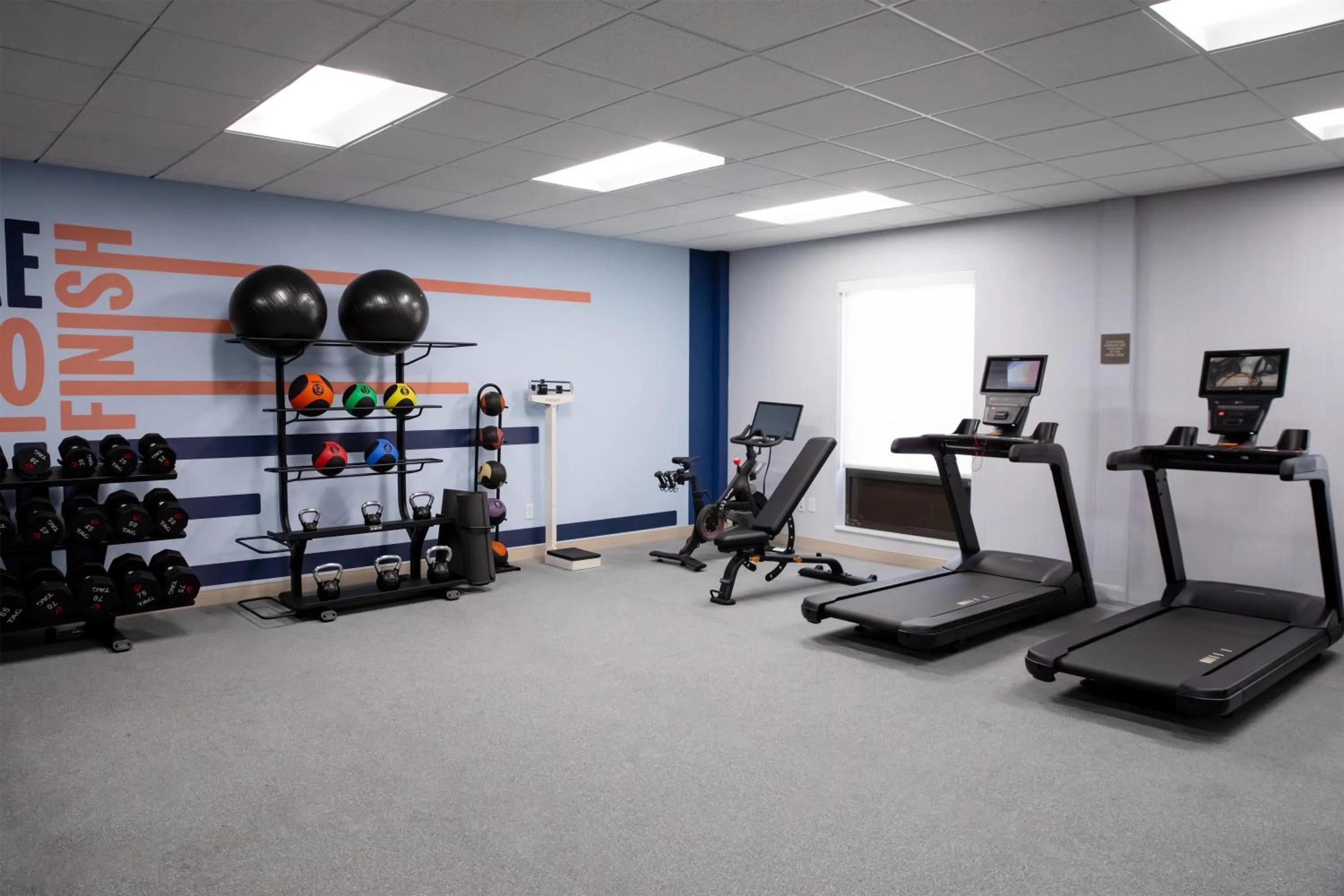Fitness centre/facilities in Hampton Inn & Suites Jennings