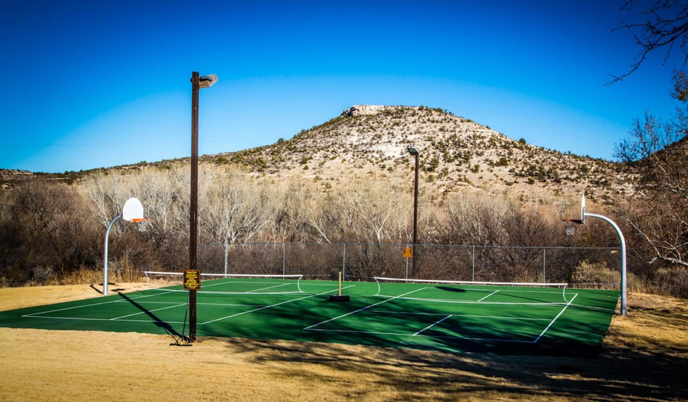 Tennis court in Verde Valley Deck Cottage 7