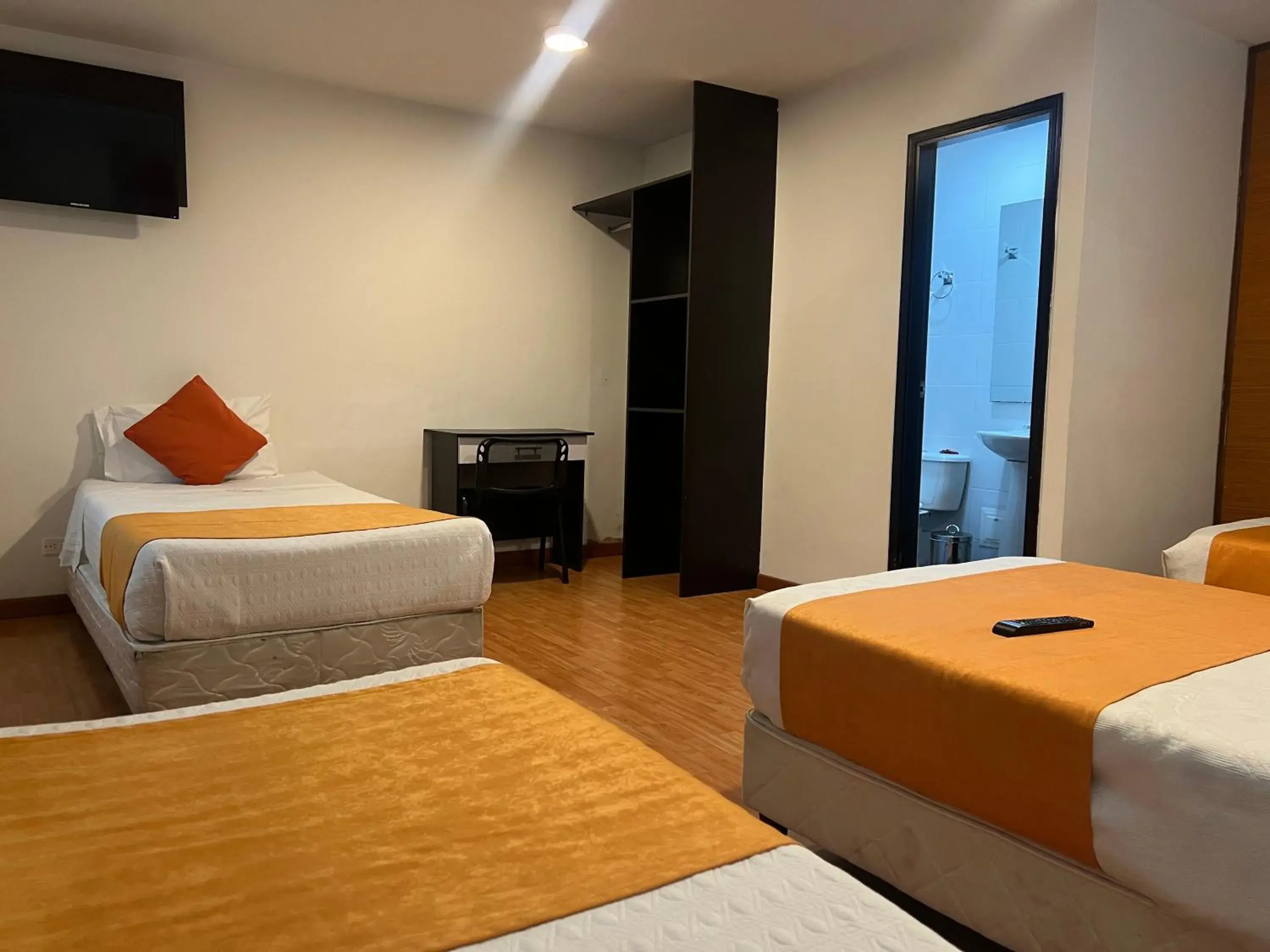 Photo of the whole room, Bed in Hotel Ferias Park Photo of the whole room, Bed in Hotel Ferias Park