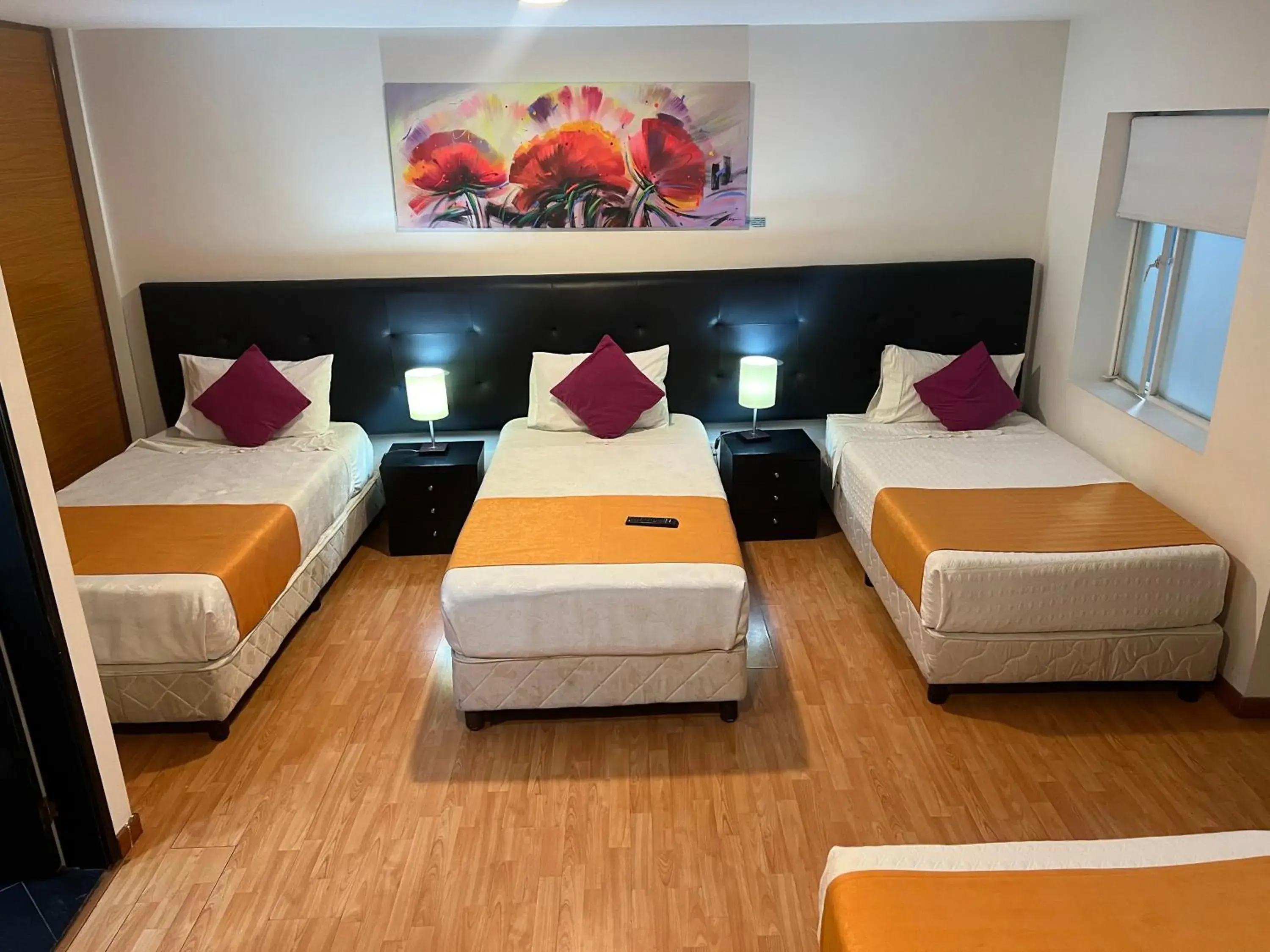 Photo of the whole room, Bed in Hotel Ferias Park Photo of the whole room, Bed in Hotel Ferias Park