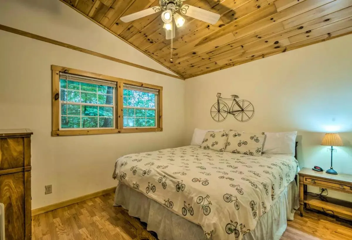 Bed in Nantahala Cabins