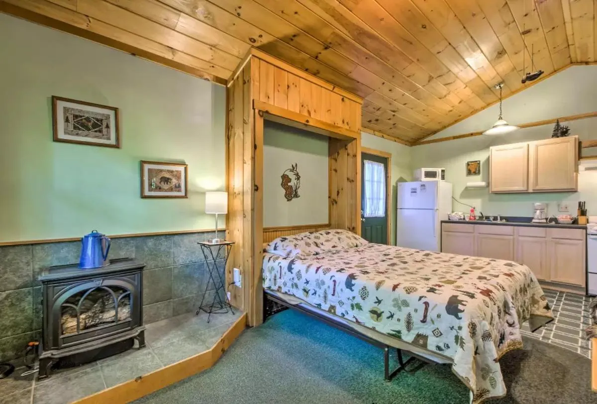 Bed in Nantahala Cabins