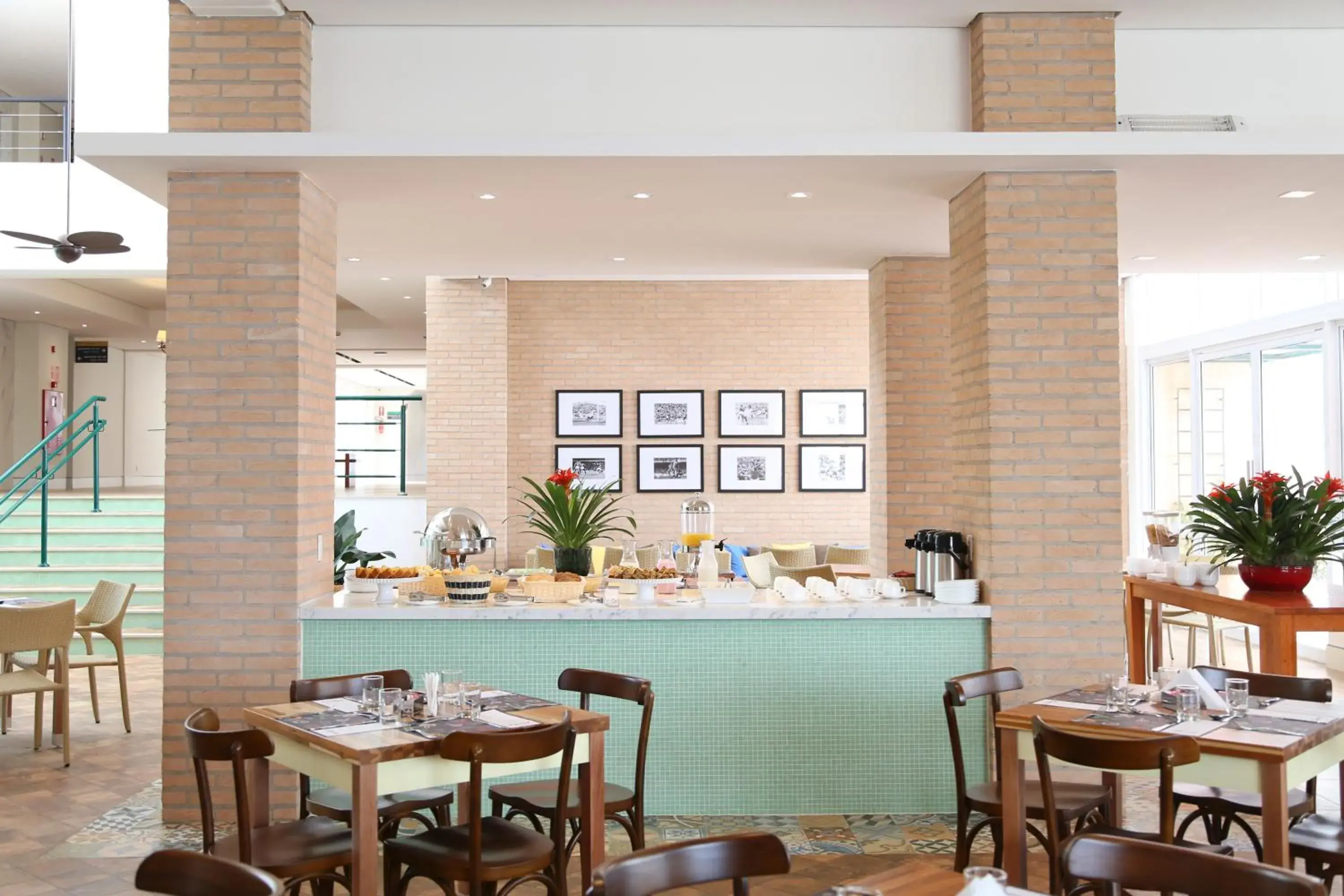 Restaurant/places to eat in Vitória Hotel Express Dom Pedro Restaurant/places to eat in Vitória Hotel Express Dom Pedro