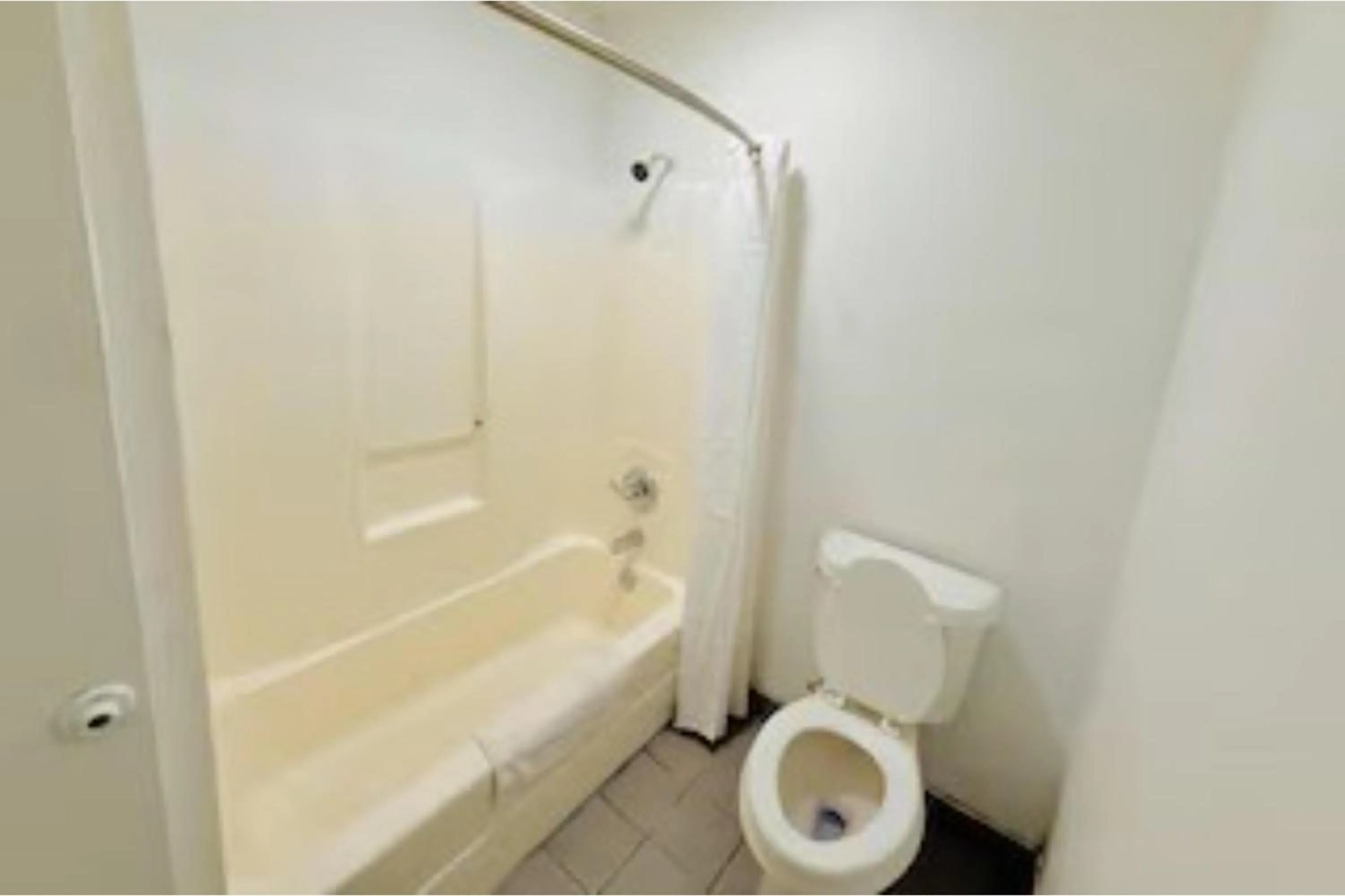 Woodbridge Inn By OYO Rome