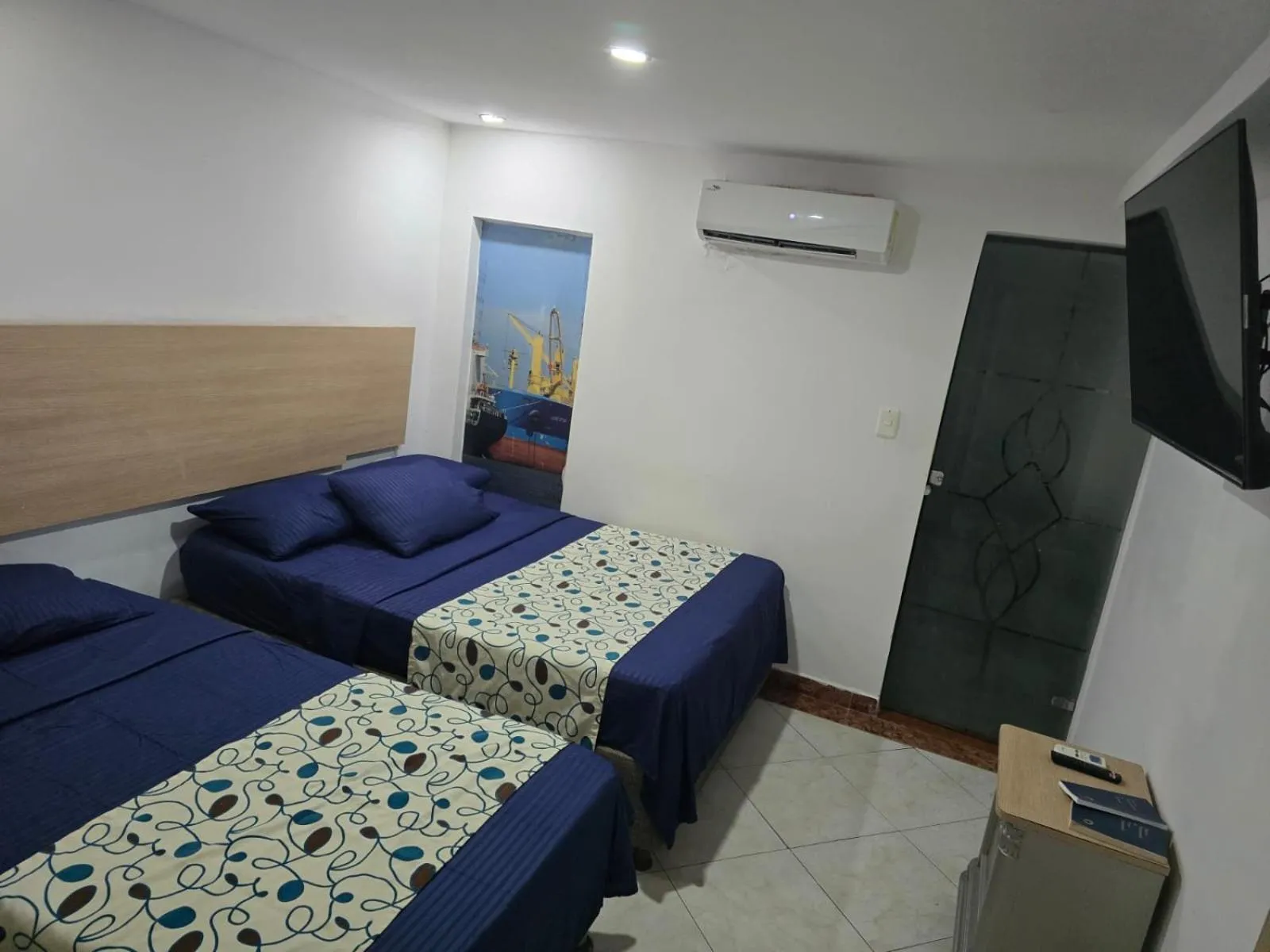 Bed in Hotel Plaza 43